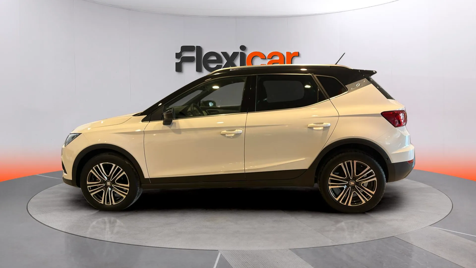 SEAT Arona 1.6 TDI Xcellence Ecomotive - foto 4