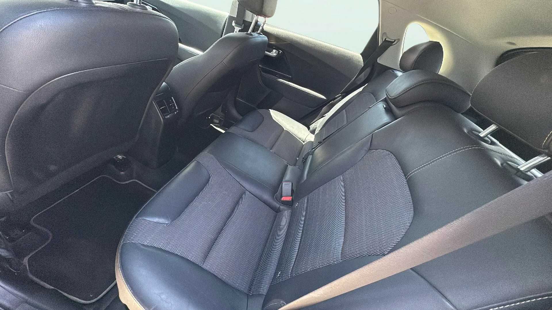 Kia Niro 1.6 GDi Híbrido Concept - foto 21