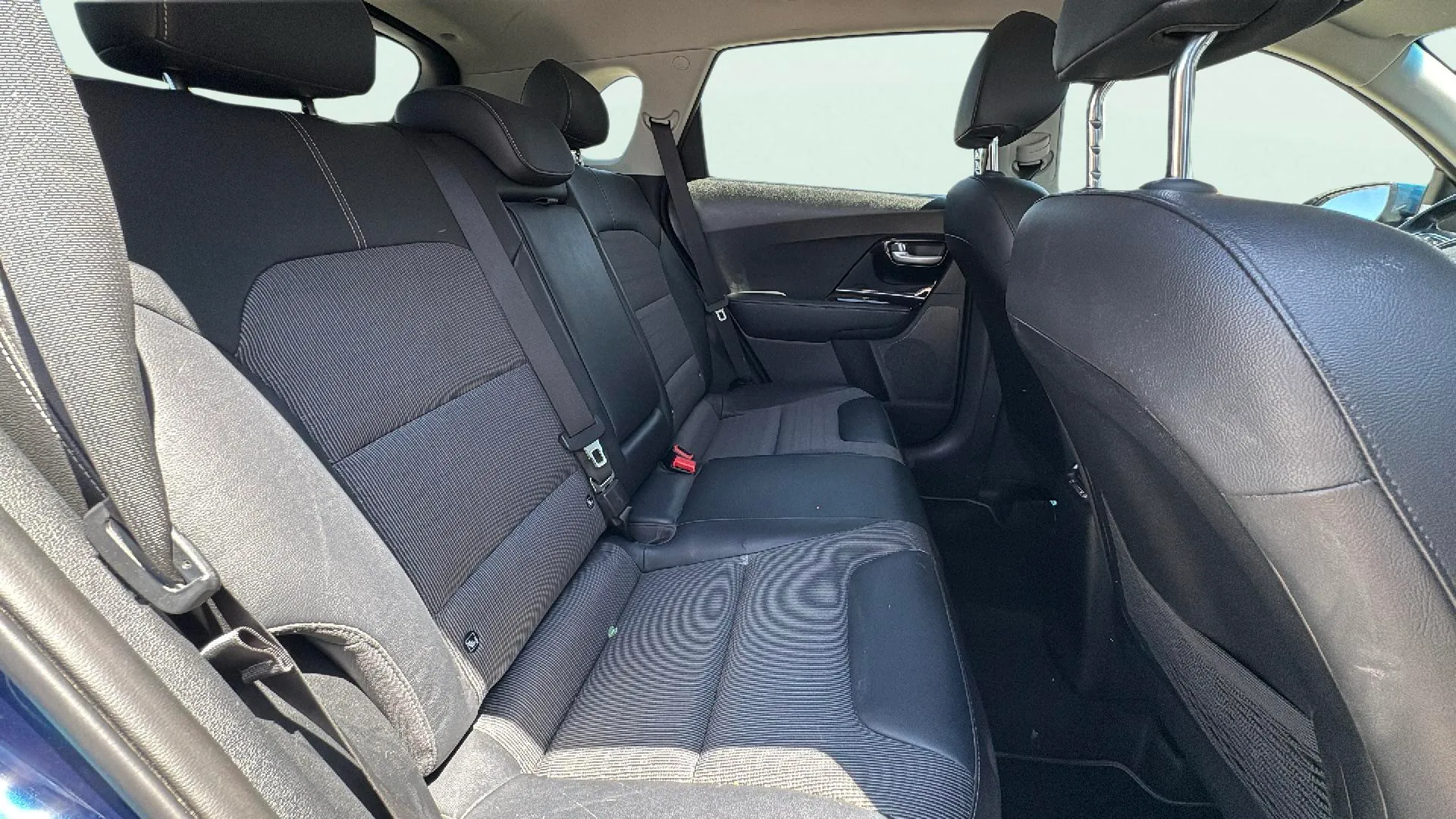 Kia Niro 1.6 GDi Híbrido Concept - foto 19
