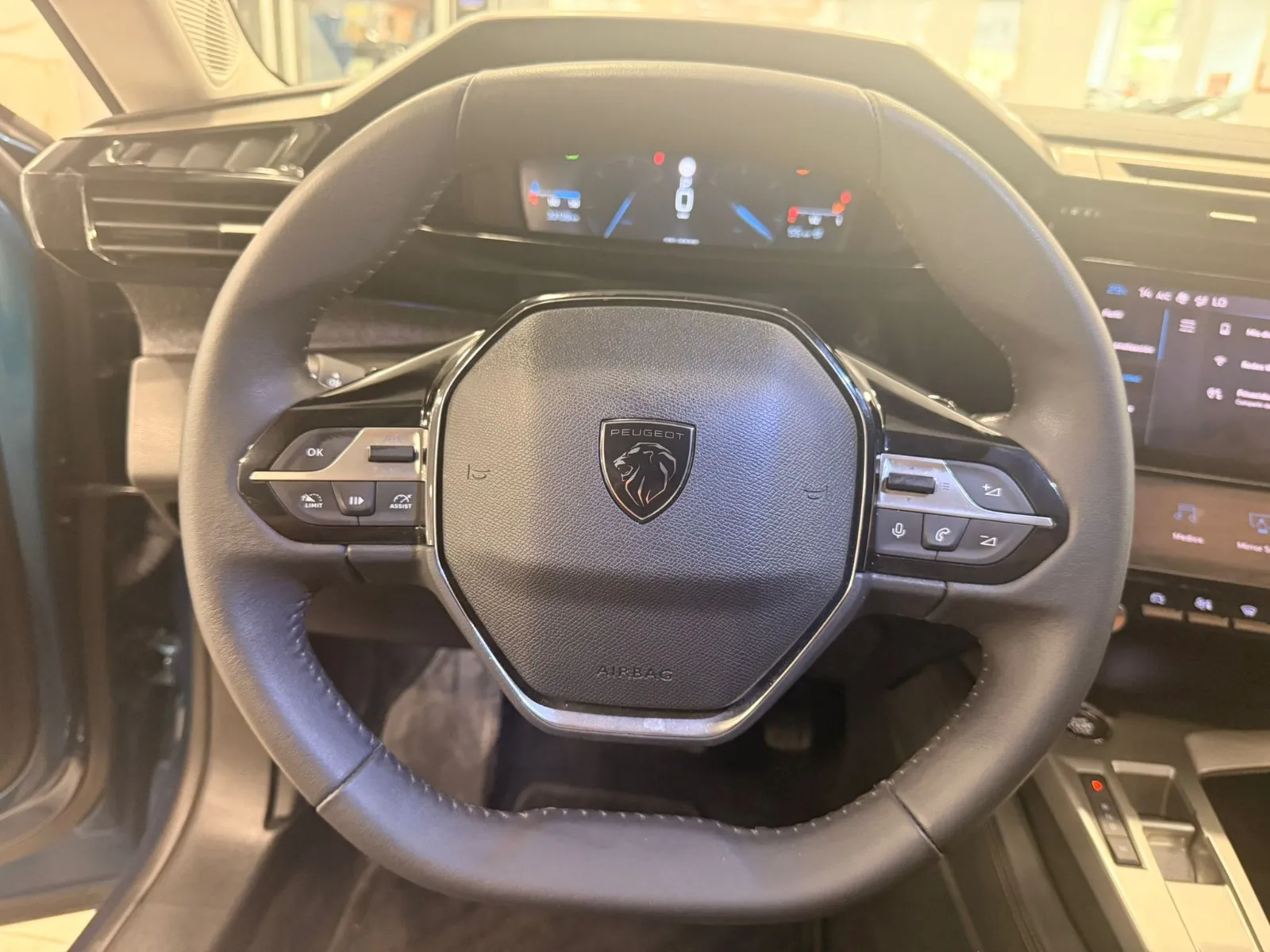 Peugeot 408 Allure Pack PureTech 130 EAT8 - foto 10