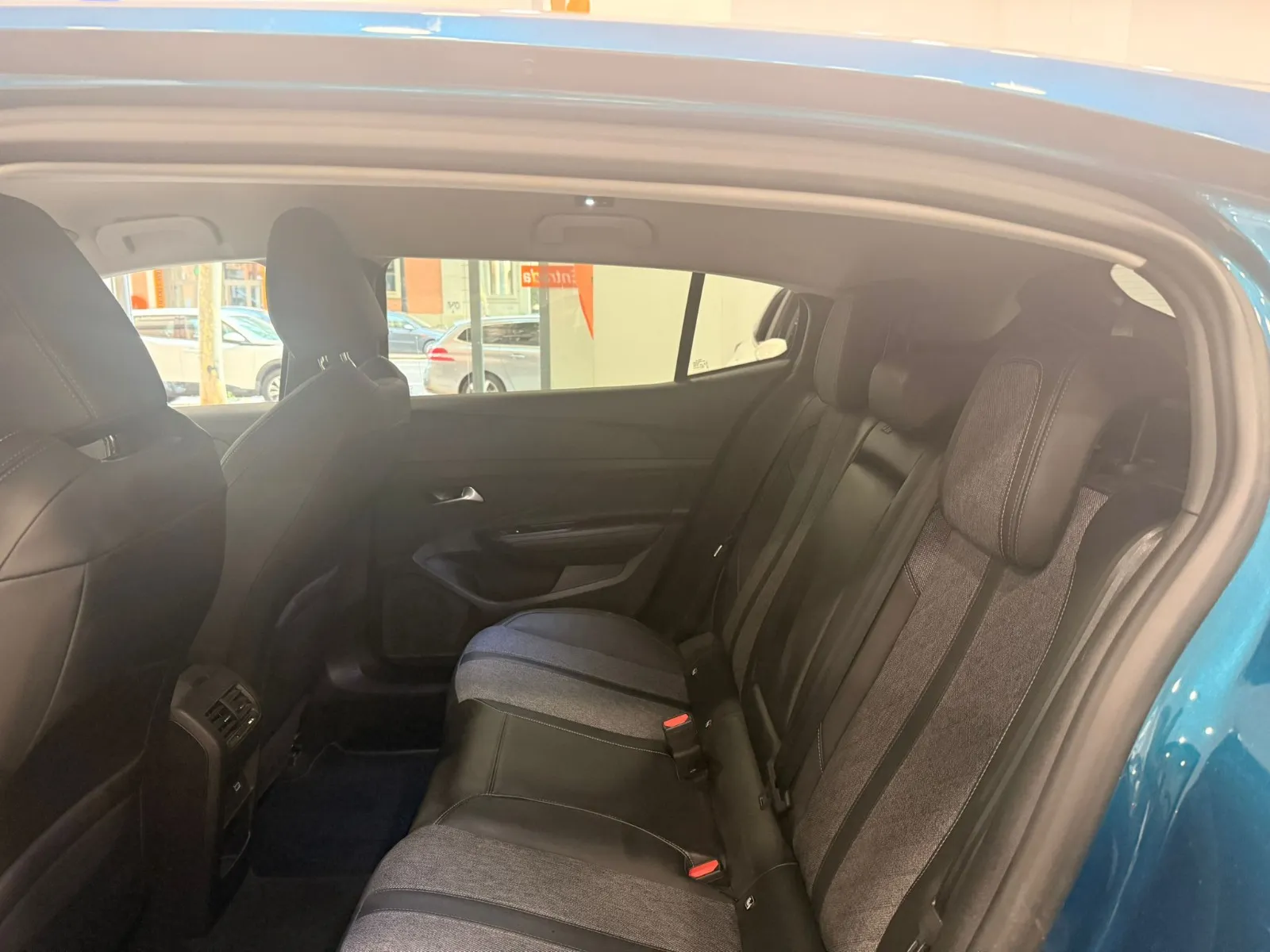 Peugeot 408 Allure Pack PureTech 130 EAT8 - foto 7