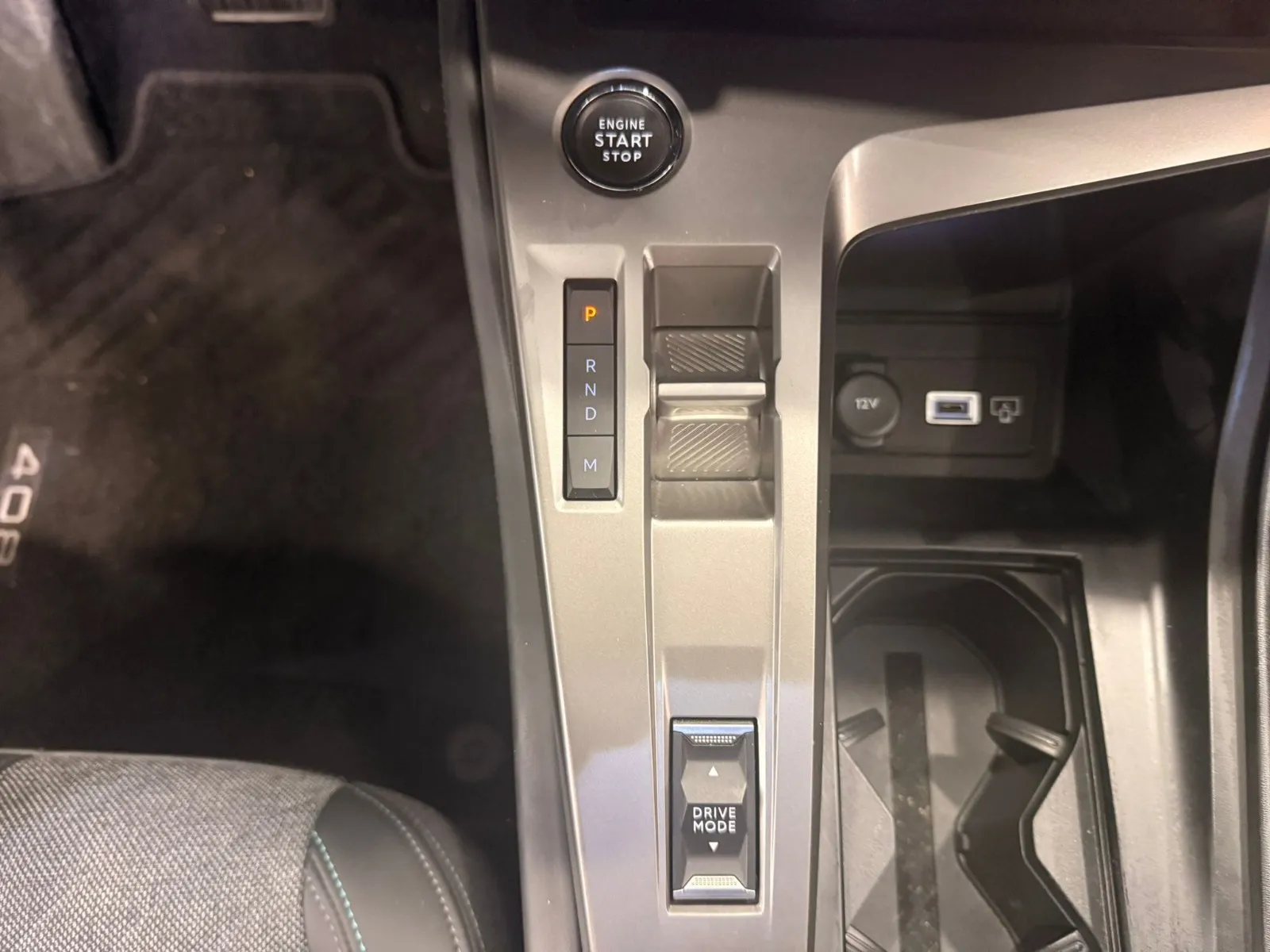 Peugeot 408 Allure Pack PureTech 130 EAT8 - foto 16