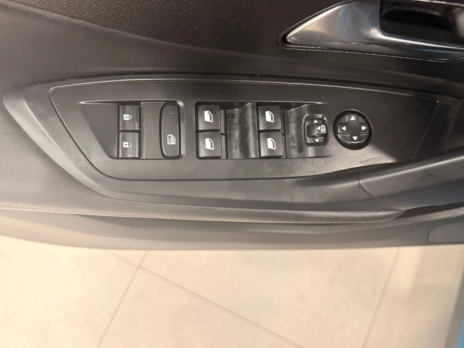 Peugeot 408 Allure Pack PureTech 130 EAT8 - foto 15