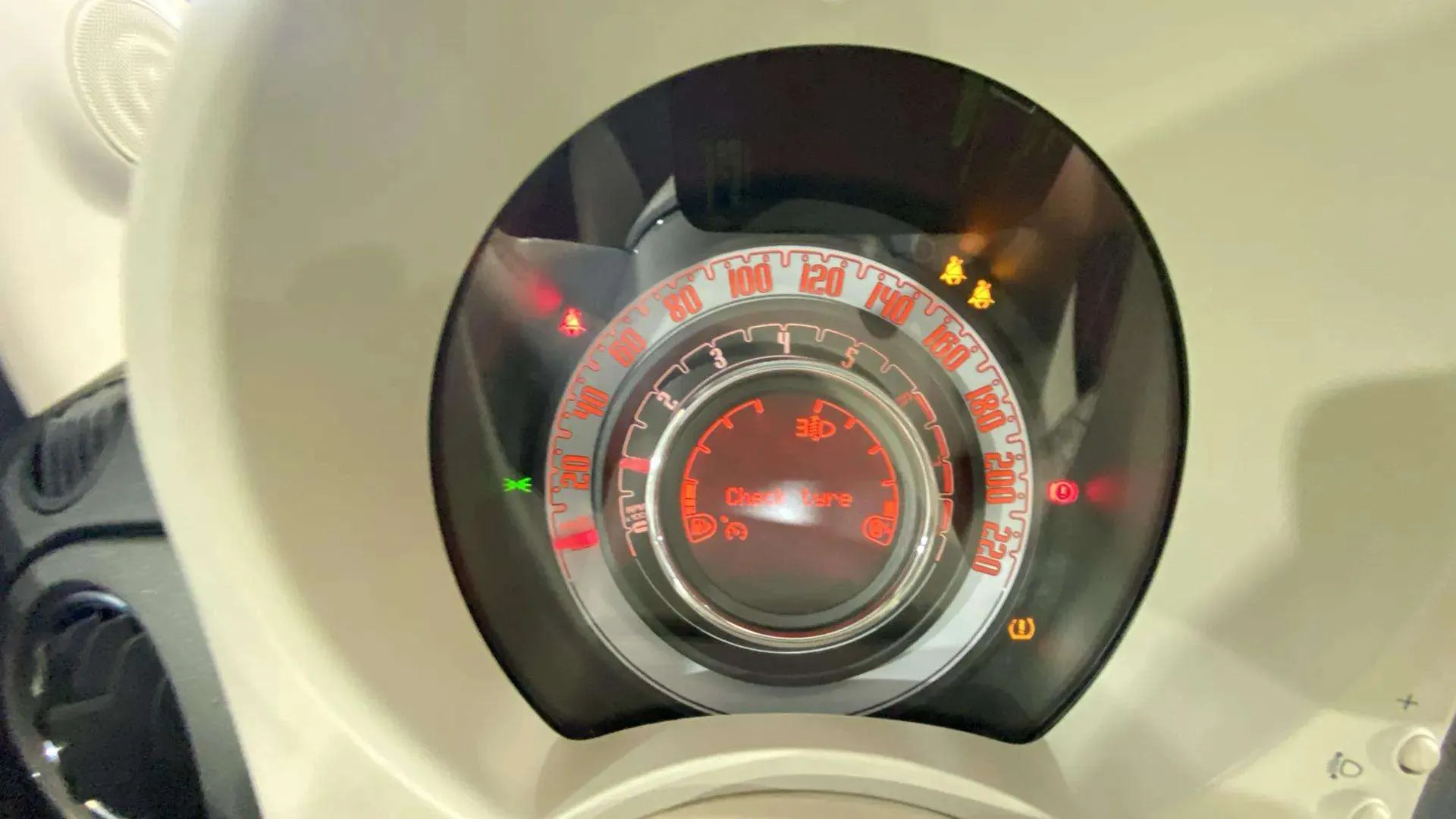 Fiat 500 Dolcevita 1.0 Hybrid - foto 8