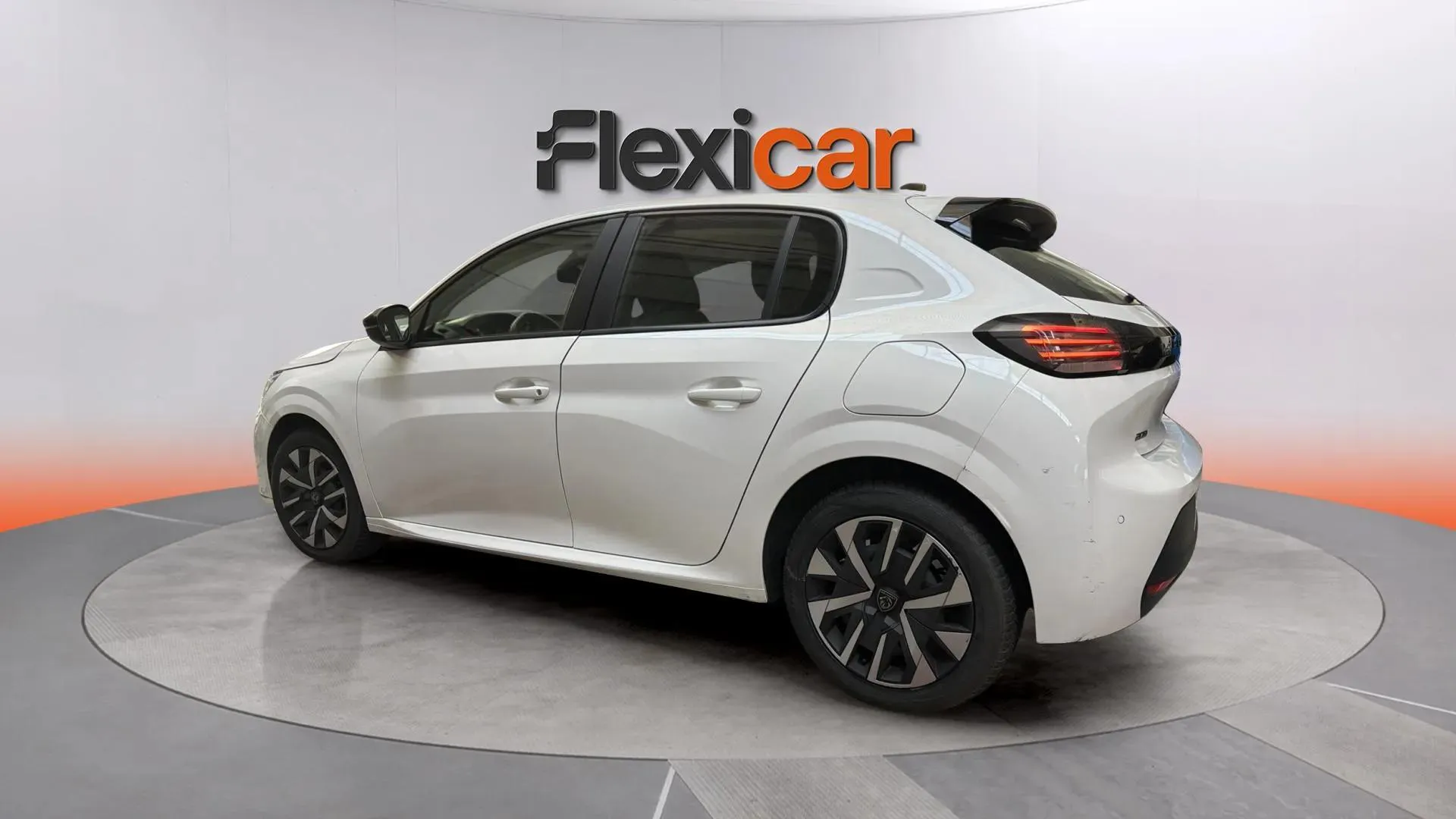 Peugeot 208 Active PureTech 100 - foto 9