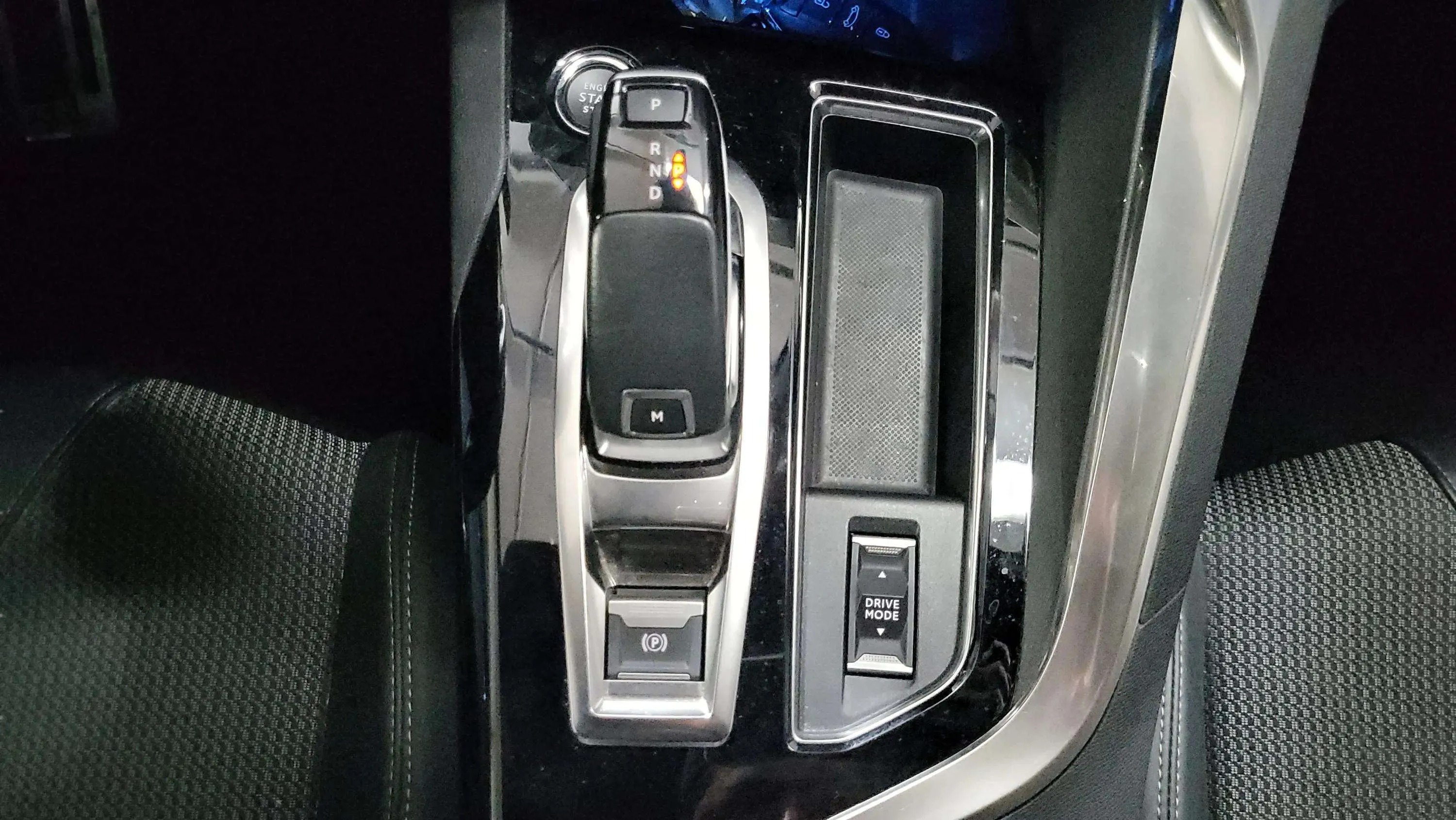 Peugeot 3008 1.2 PureTech GT EAT8 - foto 15