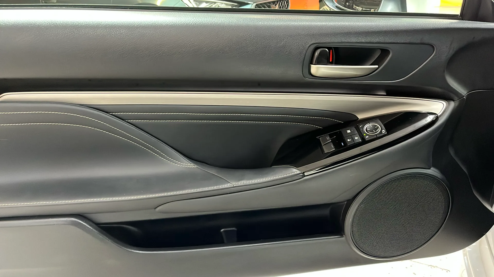 Lexus RC 2.5 RC 300h Executive - foto 18