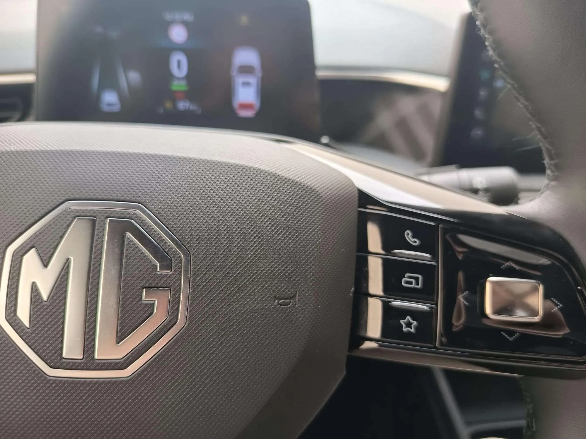 MG MG3 Hybrid+ Luxury - foto 12