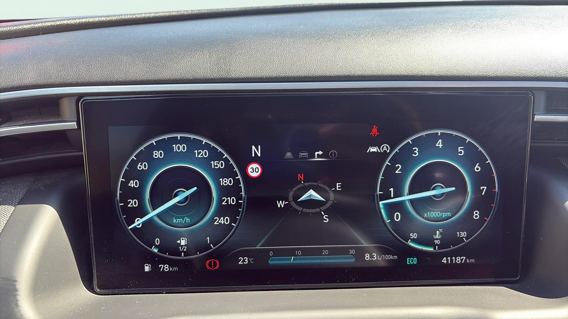 Hyundai Tucson 1.6 T-GDi 48V Tecno Sky - foto 14