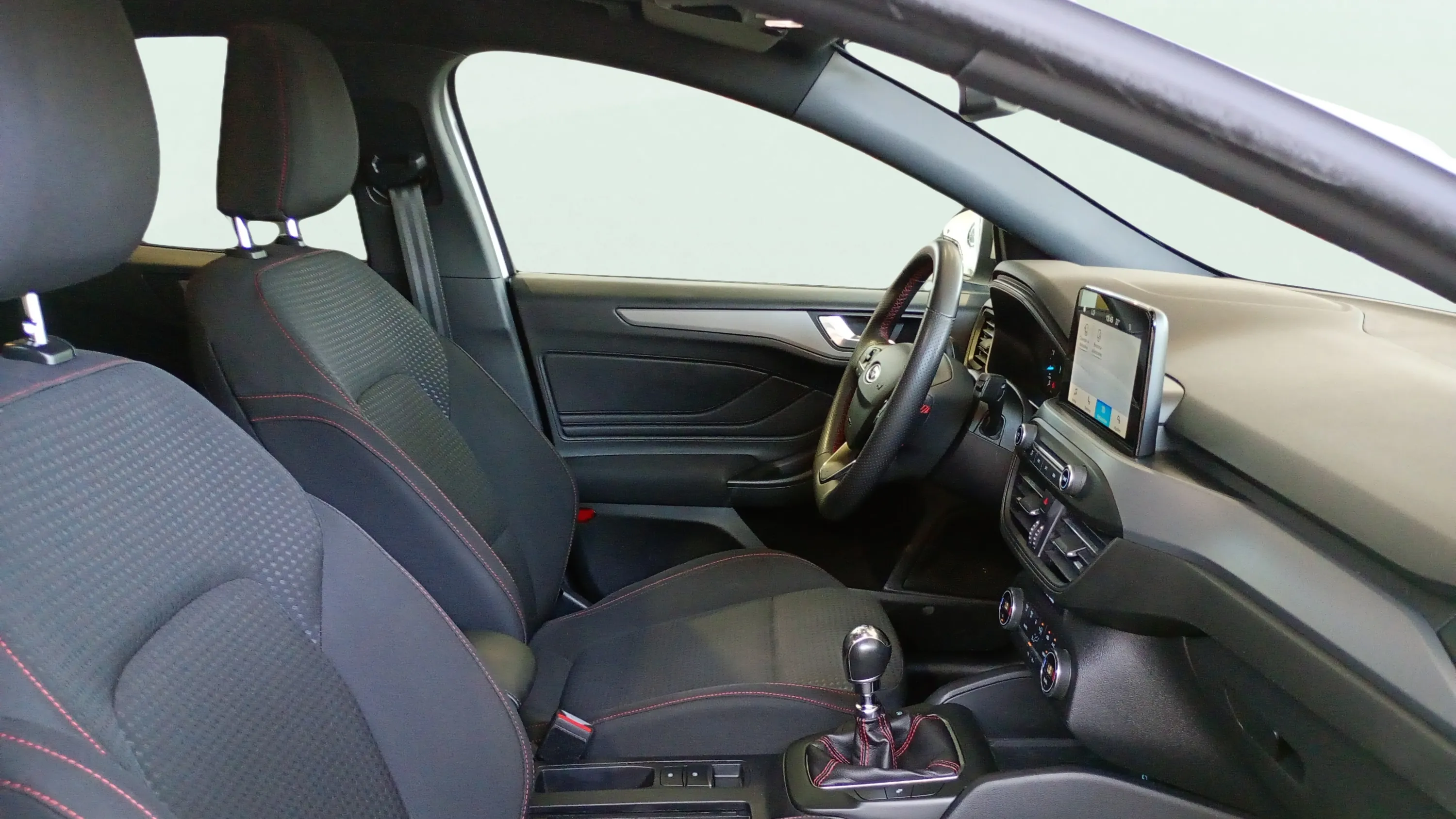 Ford Focus 1.0 EcoBoost MHEV ST-Line Design SIP - foto 16