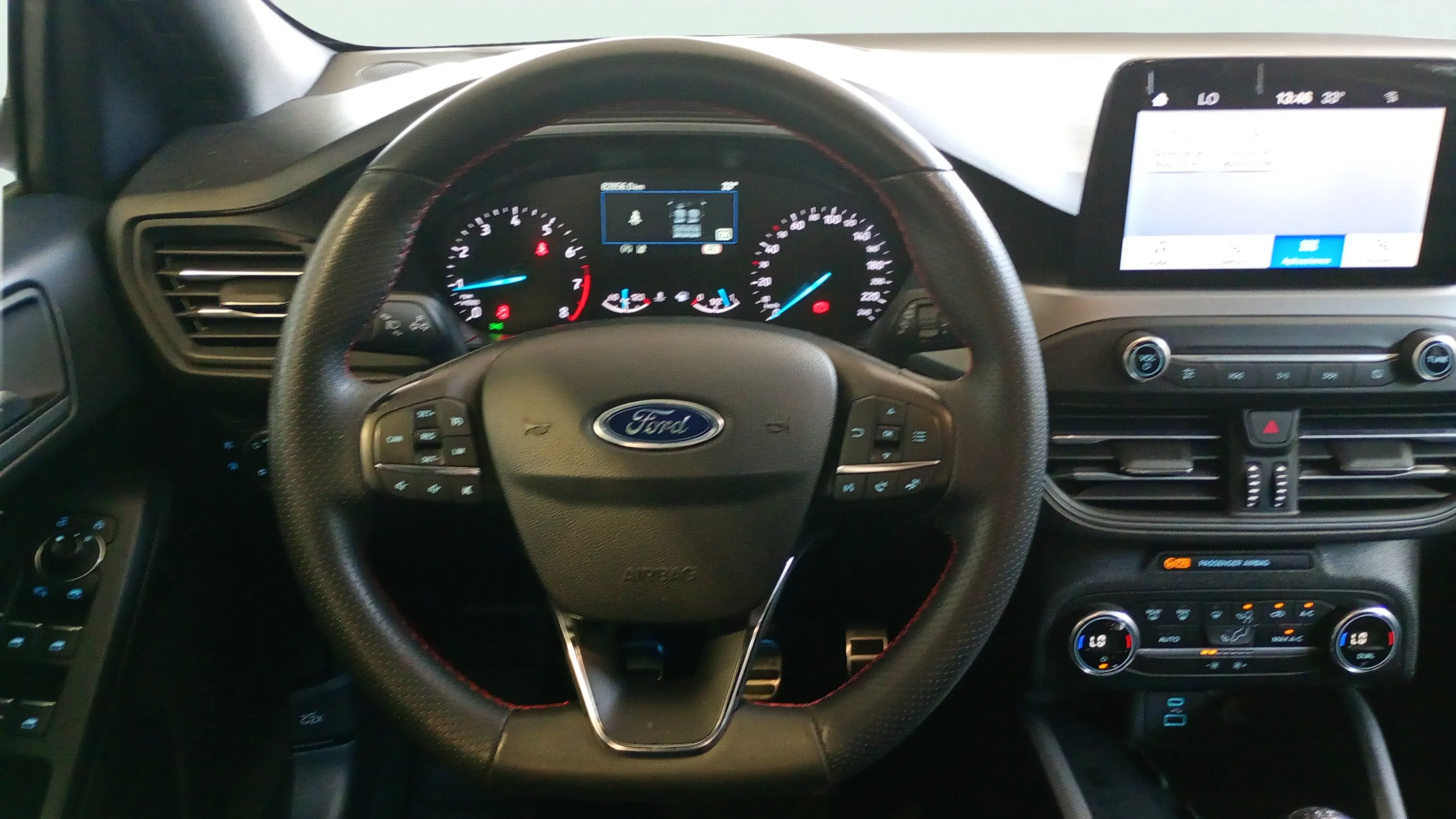Ford Focus 1.0 EcoBoost MHEV ST-Line Design SIP - foto 11