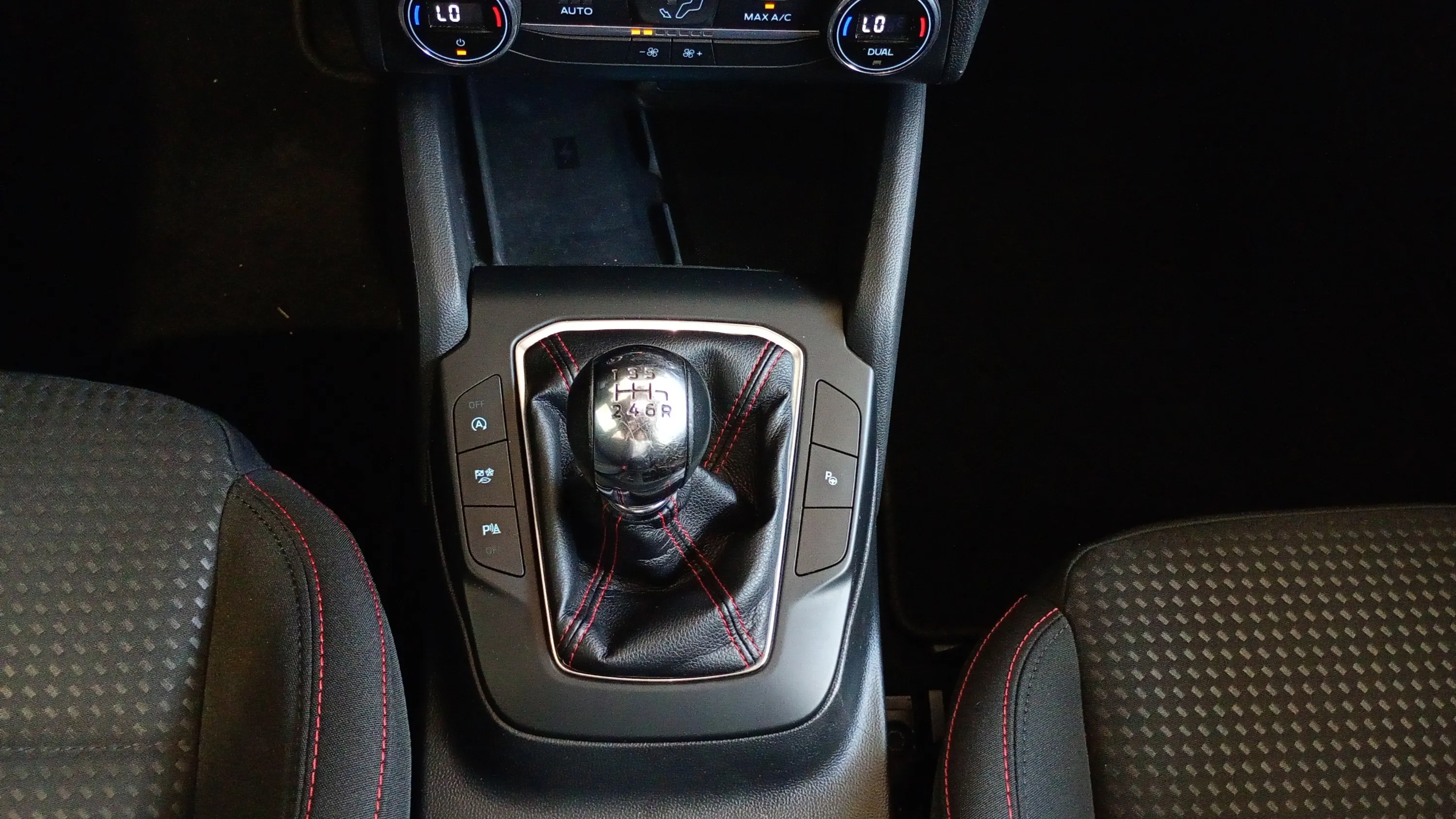 Ford Focus 1.0 EcoBoost MHEV ST-Line Design SIP - foto 15