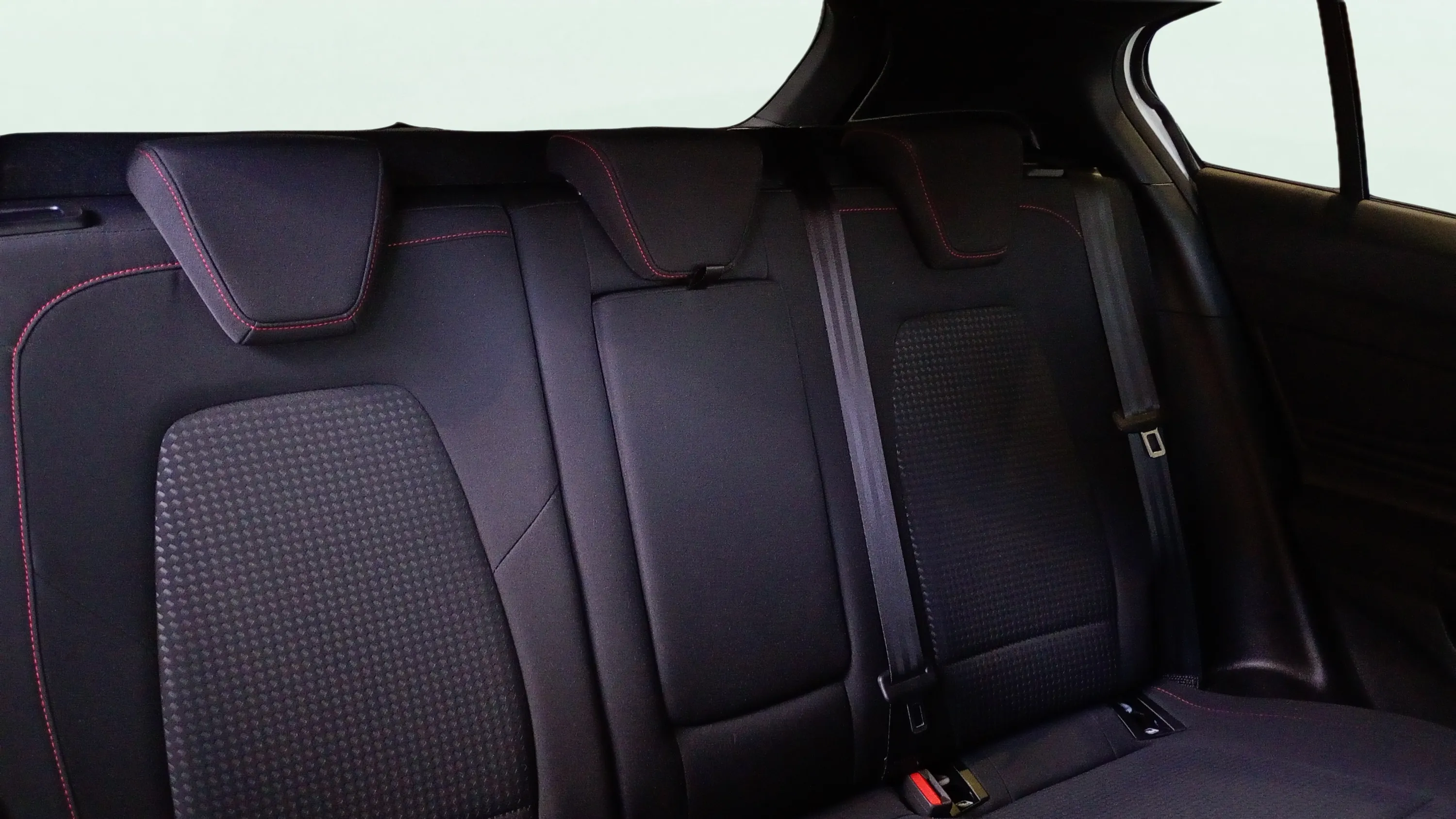 Ford Focus 1.0 EcoBoost MHEV ST-Line Design SIP - foto 18