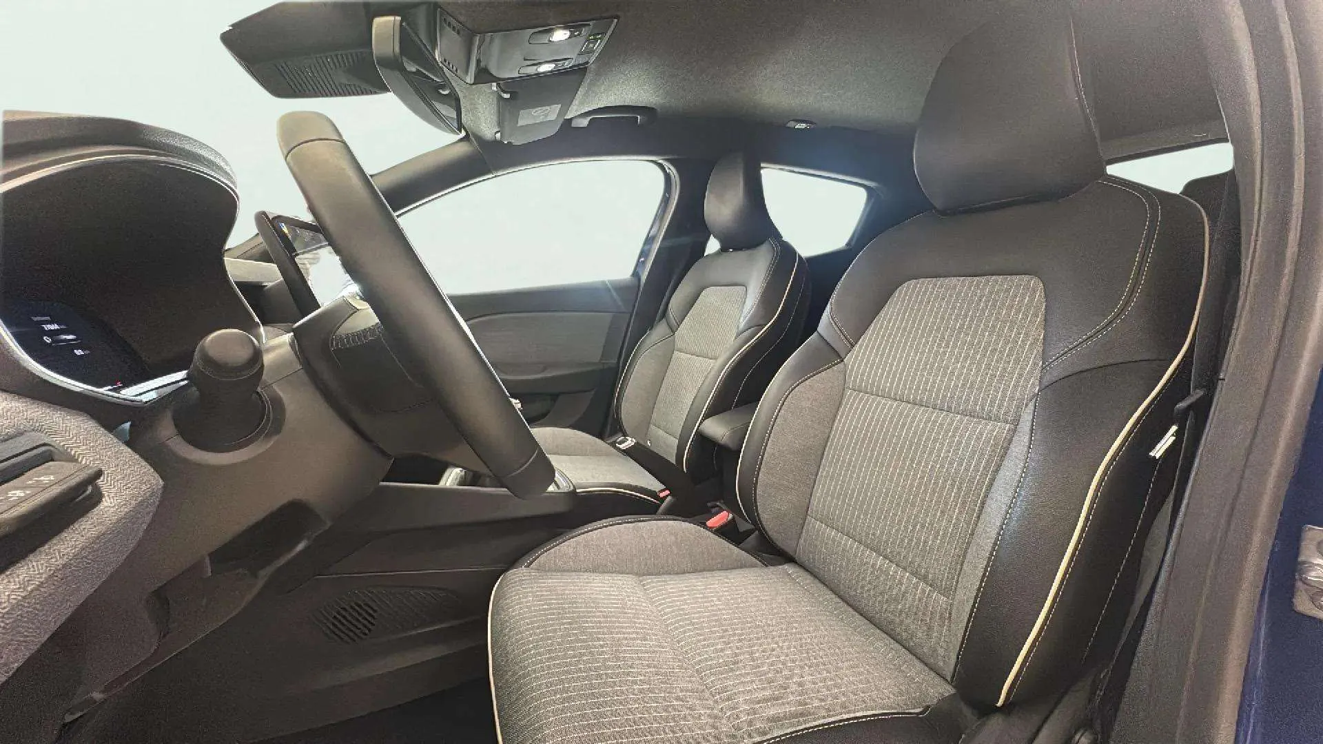 Renault Clio Techno TCe 90 - foto 16