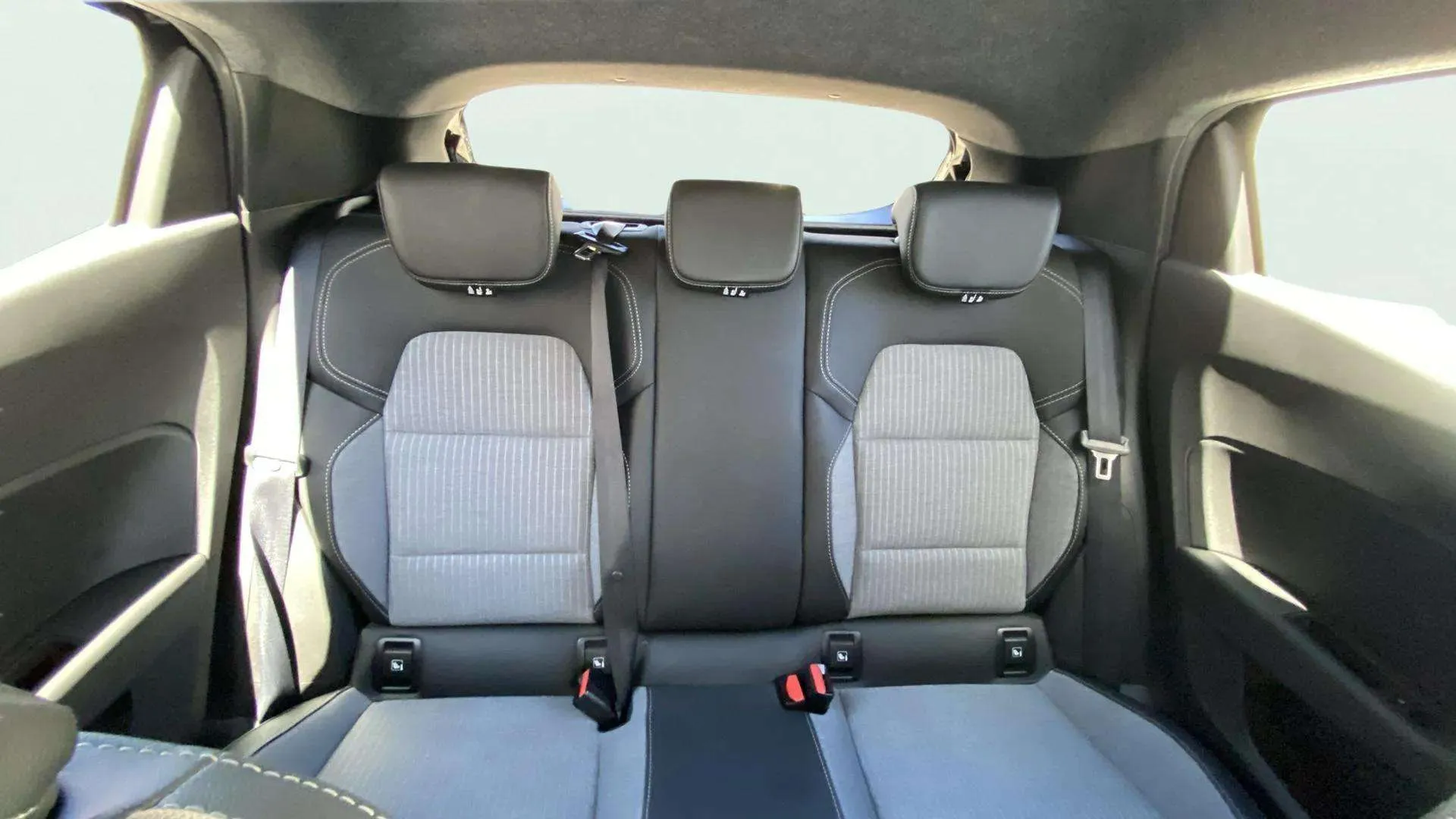 Renault Clio Techno TCe 90 - foto 16