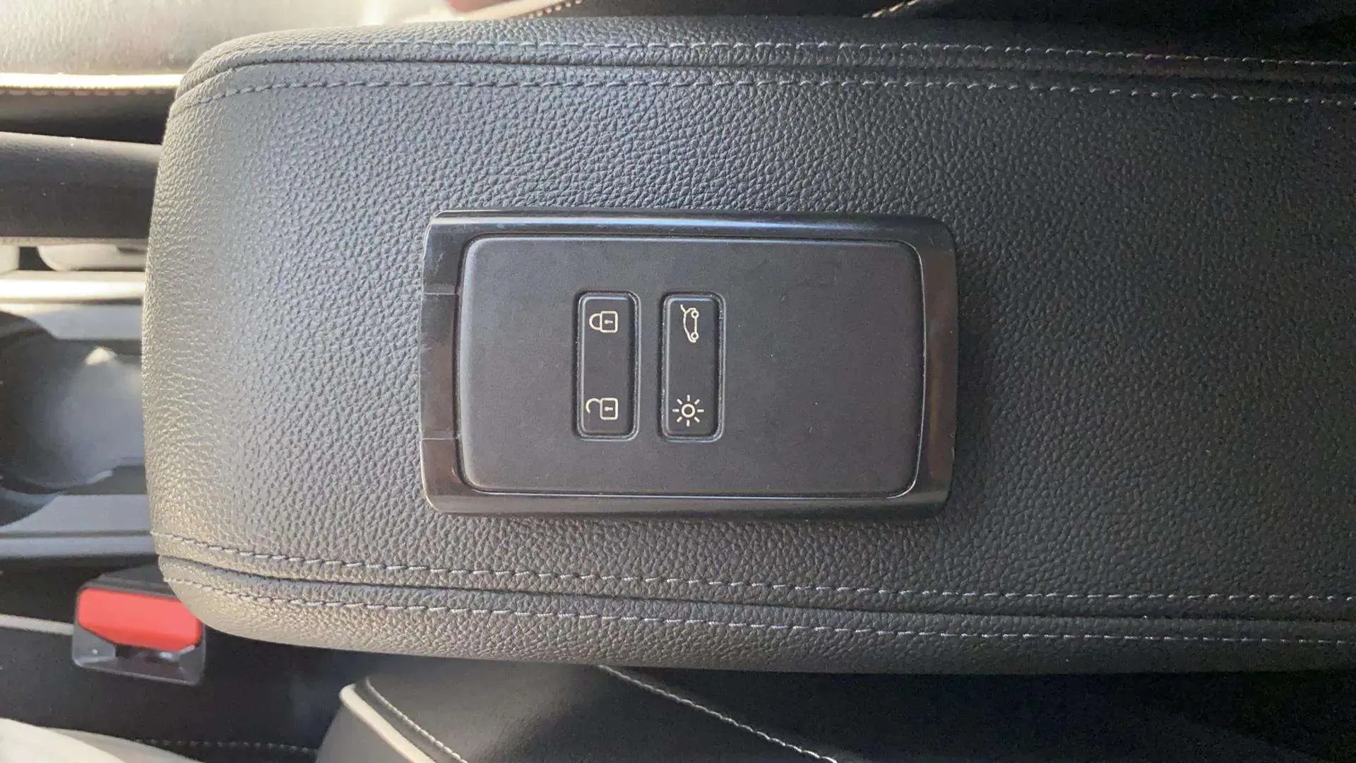 Renault Clio Techno TCe 90 - foto 18