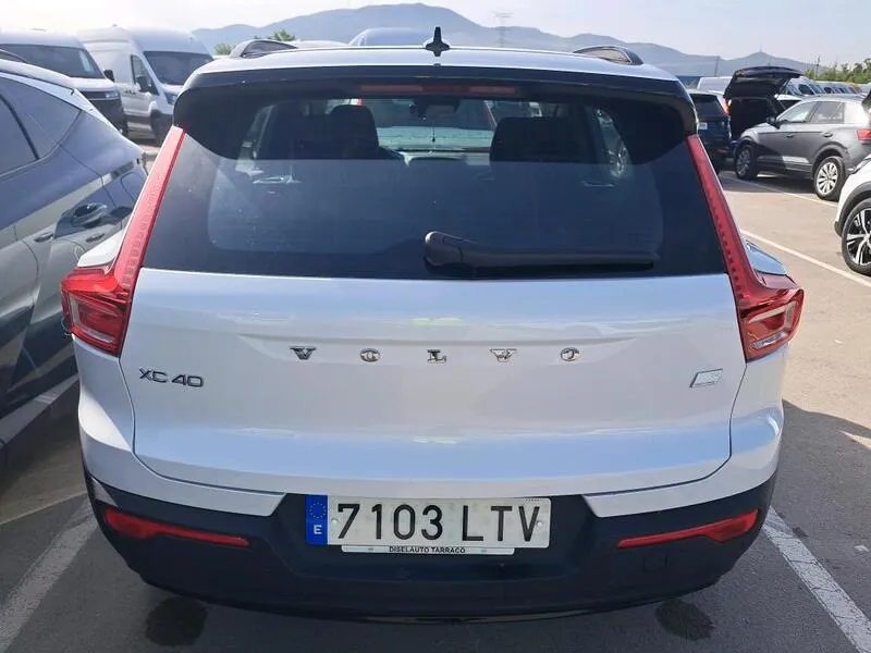 Volvo XC40 1.5 T4 Twin Recharge R-Design Exp - foto 11