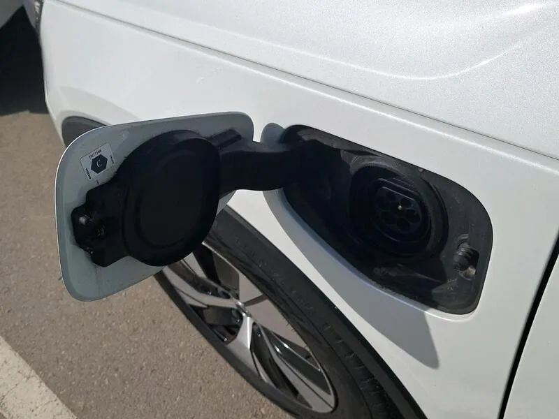 Volvo XC40 1.5 T4 Twin Recharge R-Design Exp - foto 13