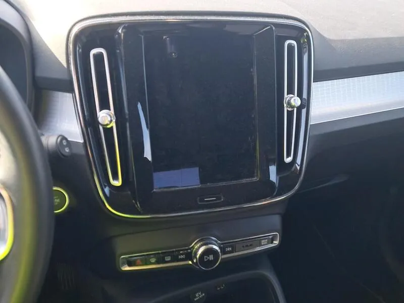 Volvo XC40 1.5 T4 Twin Recharge R-Design Exp - foto 14