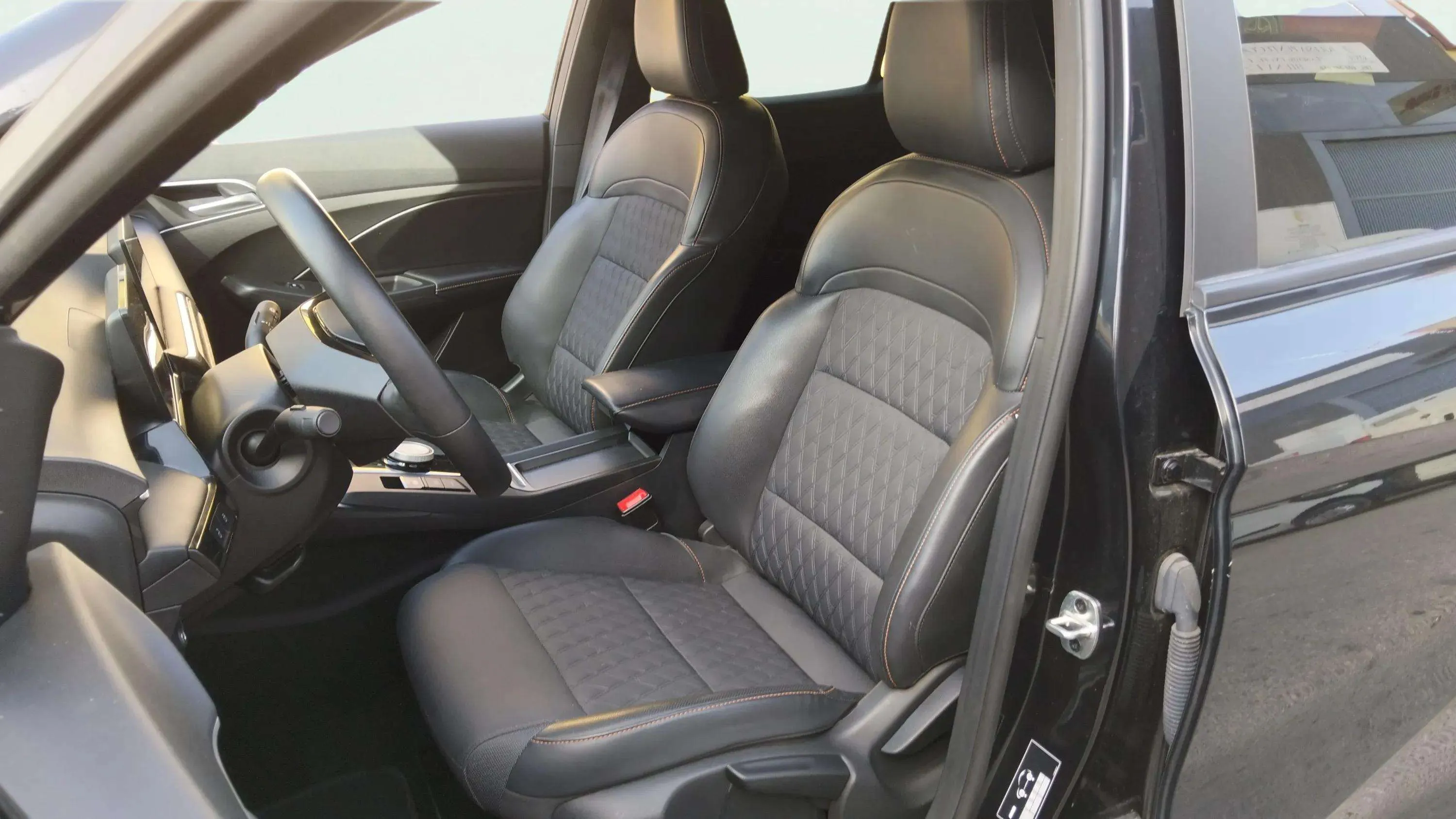 MG MG3 Hybrid+ Luxury - foto 18