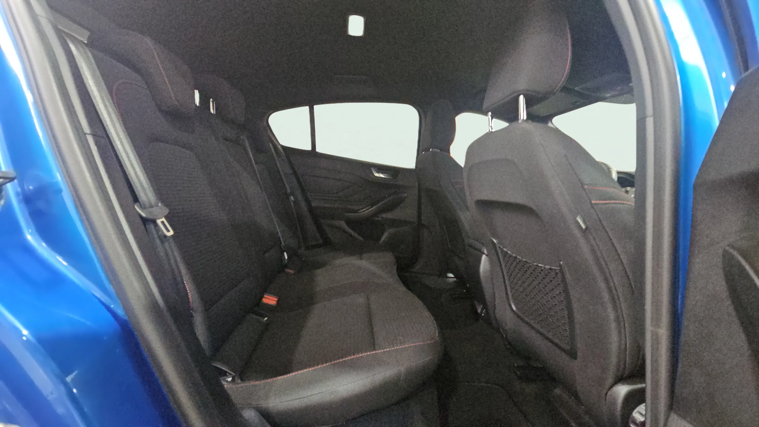 Ford Focus 1.0 EcoBoost MHEV ST-Line - foto 18