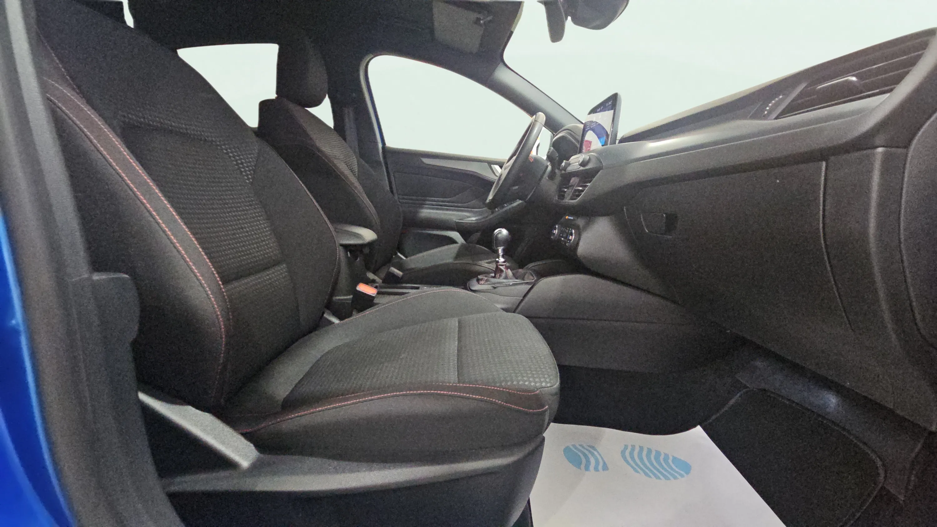 Ford Focus 1.0 EcoBoost MHEV ST-Line - foto 17
