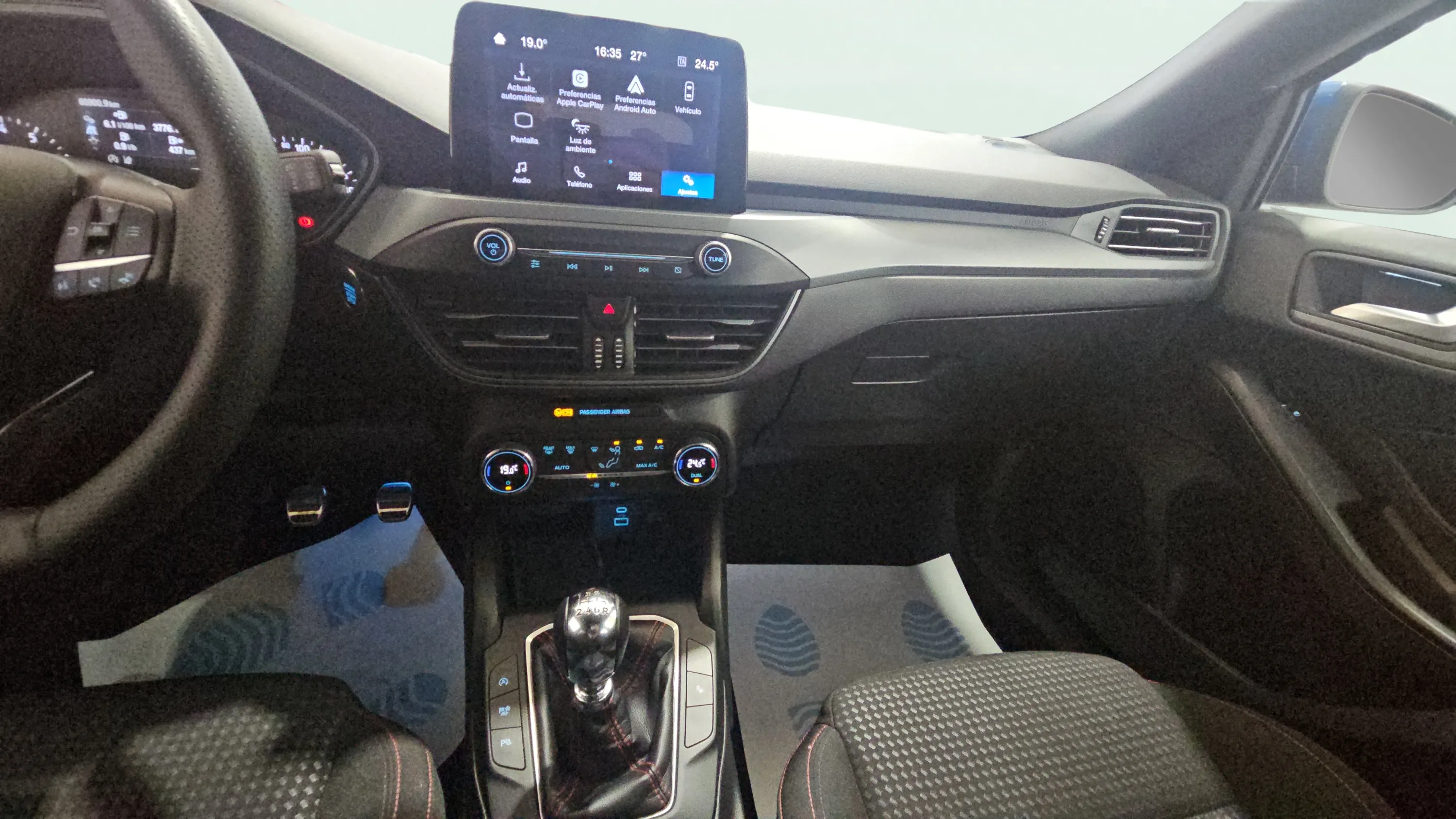 Ford Focus 1.0 EcoBoost MHEV ST-Line - foto 12