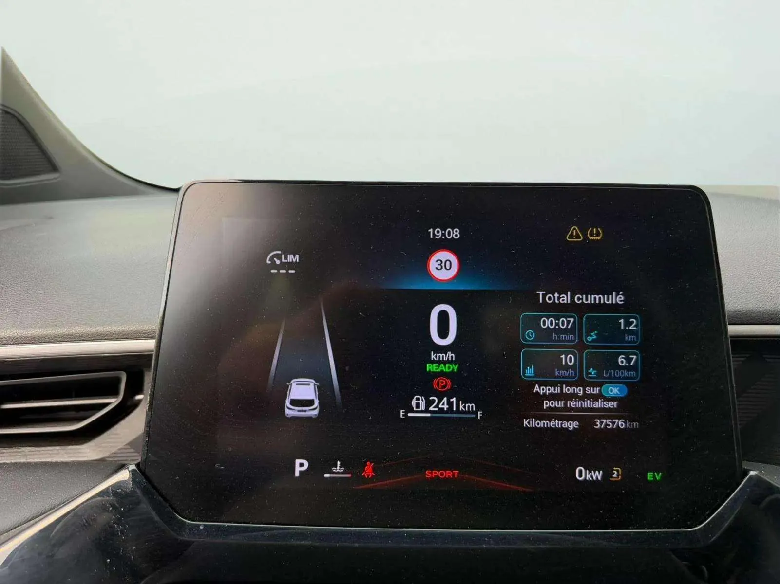 MG MG3 Hybrid+ Luxury - foto 11