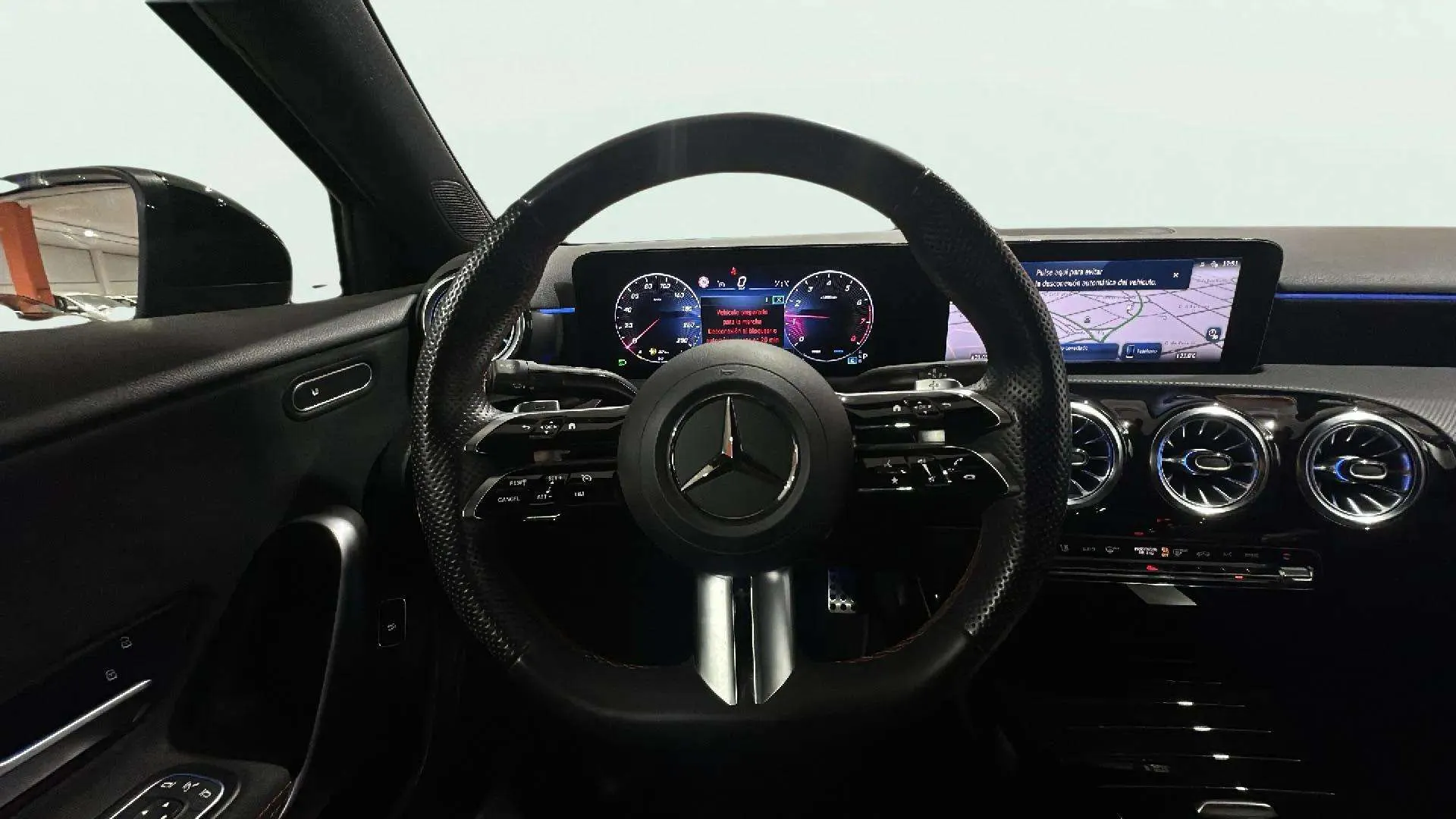 Mercedes-Benz Clase A A 180 Sedán - foto 14