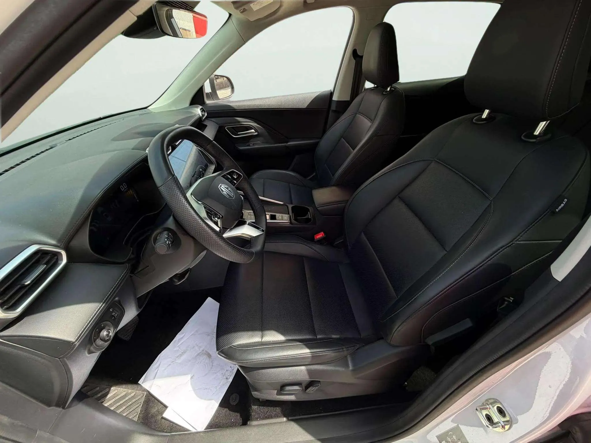 MG ZS Hybrid+ Luxury - foto 11