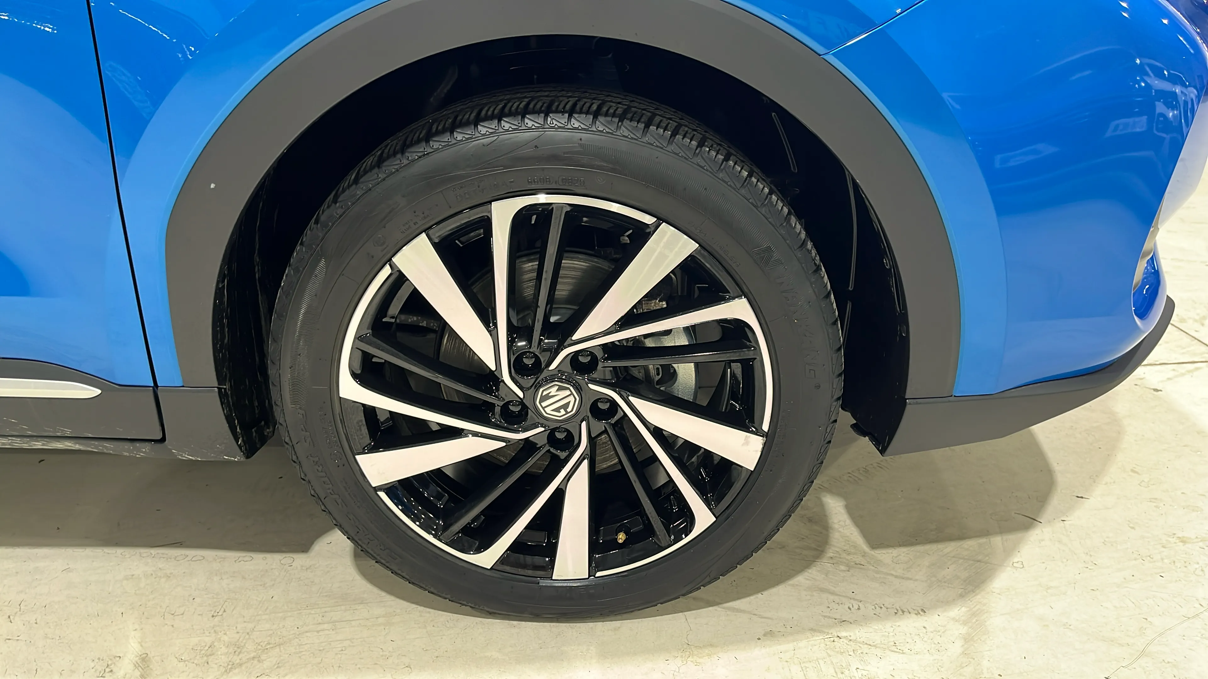 MG ZS Hybrid+ Luxury - foto 34