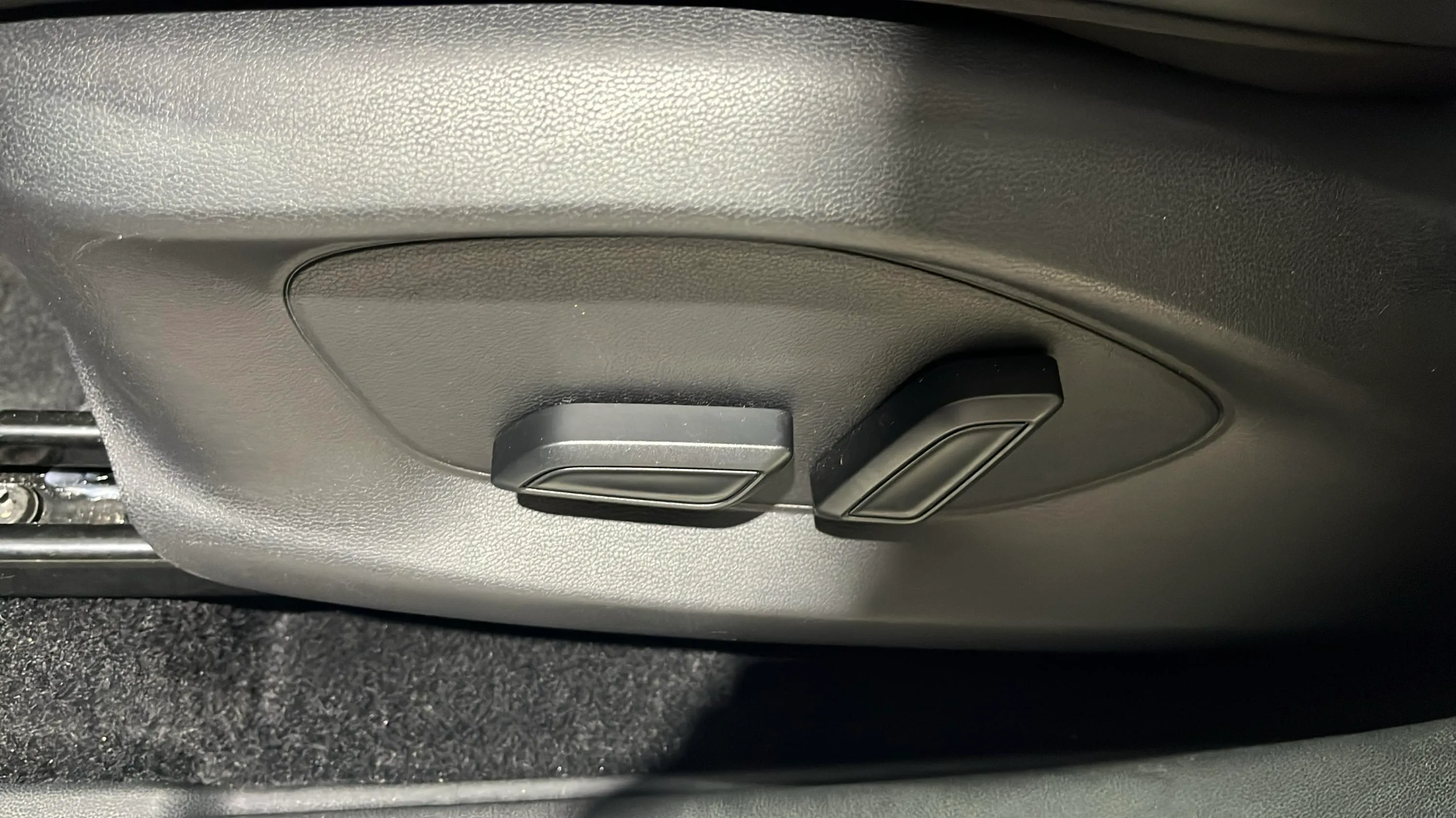 MG ZS Hybrid+ Luxury - foto 11