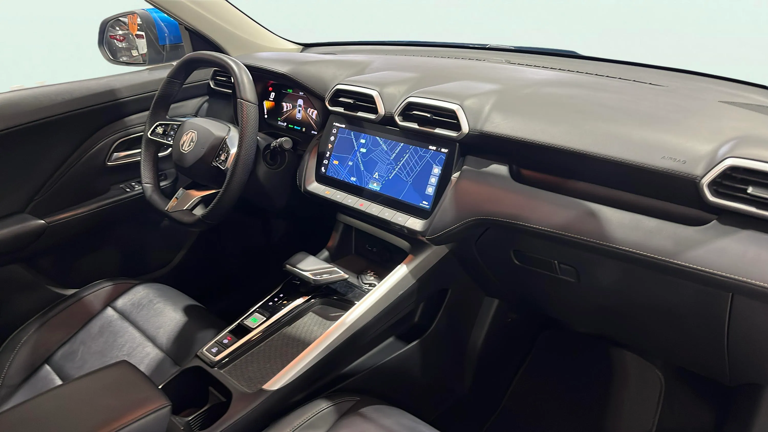 MG ZS Hybrid+ Luxury - foto 13