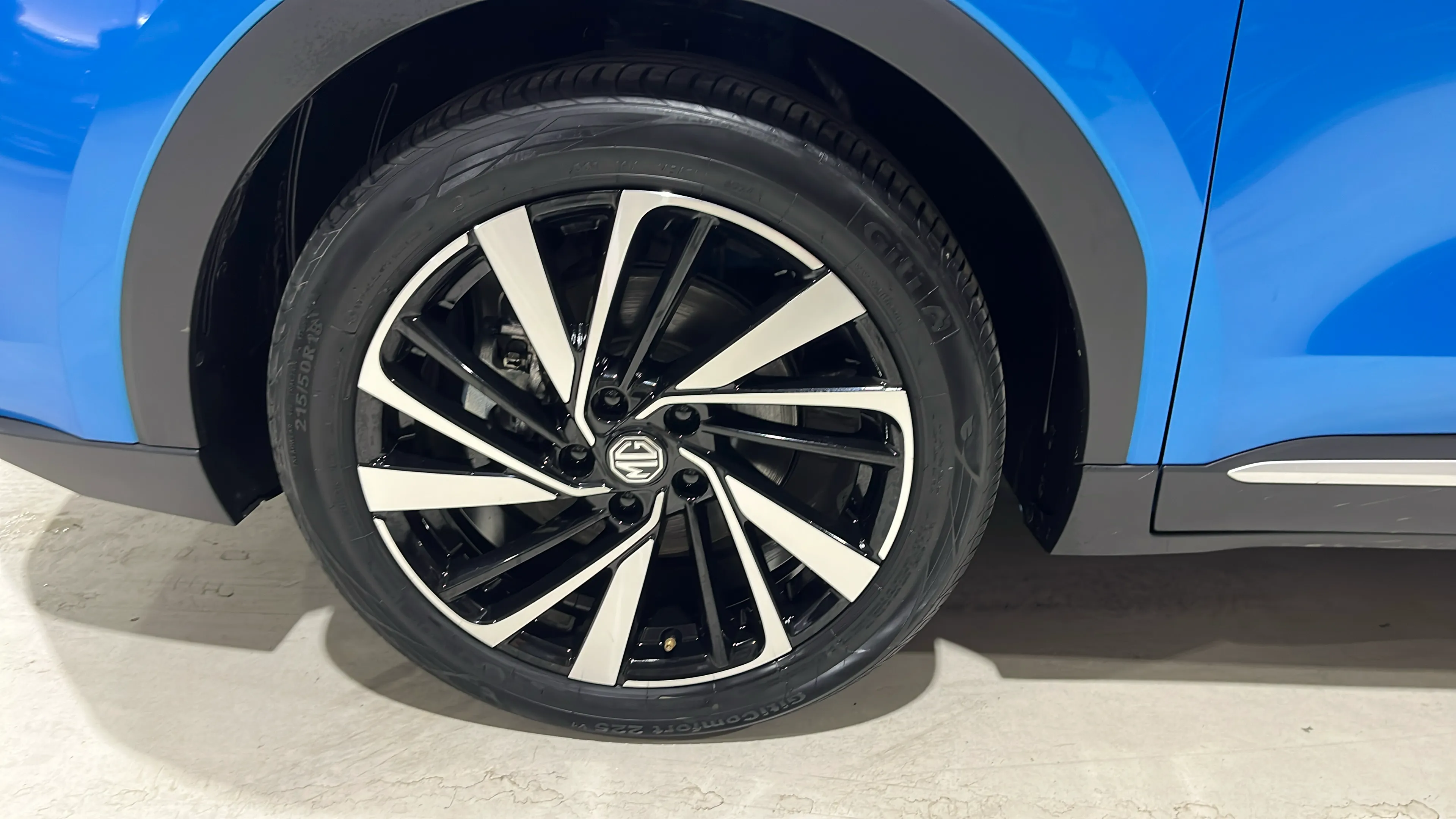 MG ZS Hybrid+ Luxury - foto 33