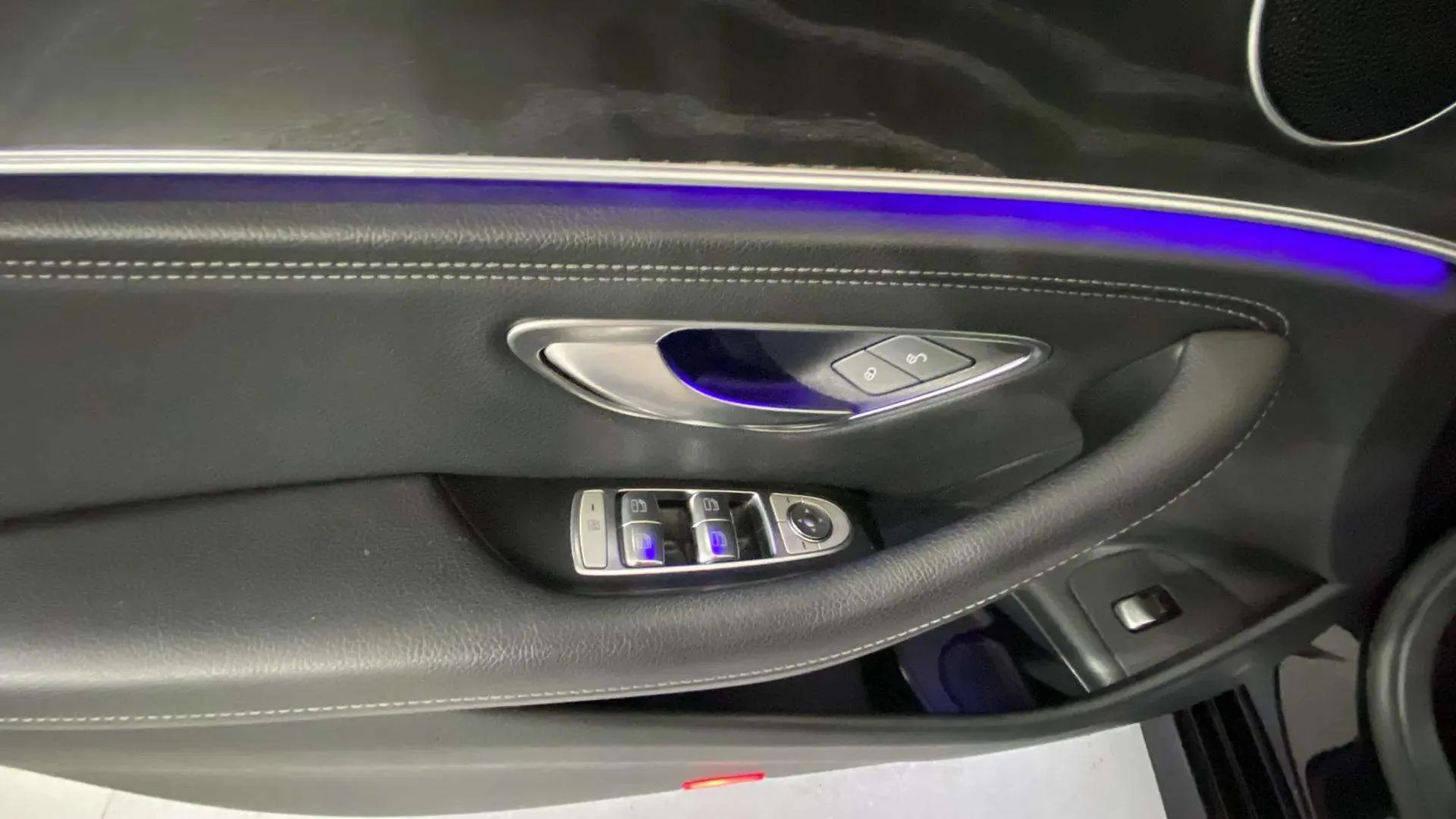 Mercedes-Benz Clase E E 220 d - foto 19