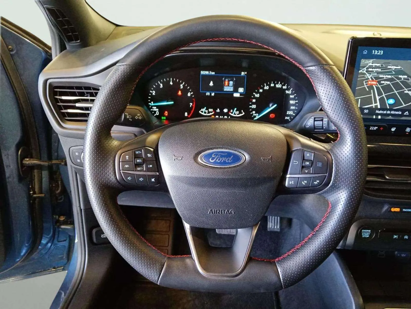 Ford Focus 1.0 EcoBoost MHEV ST-Line - foto 6