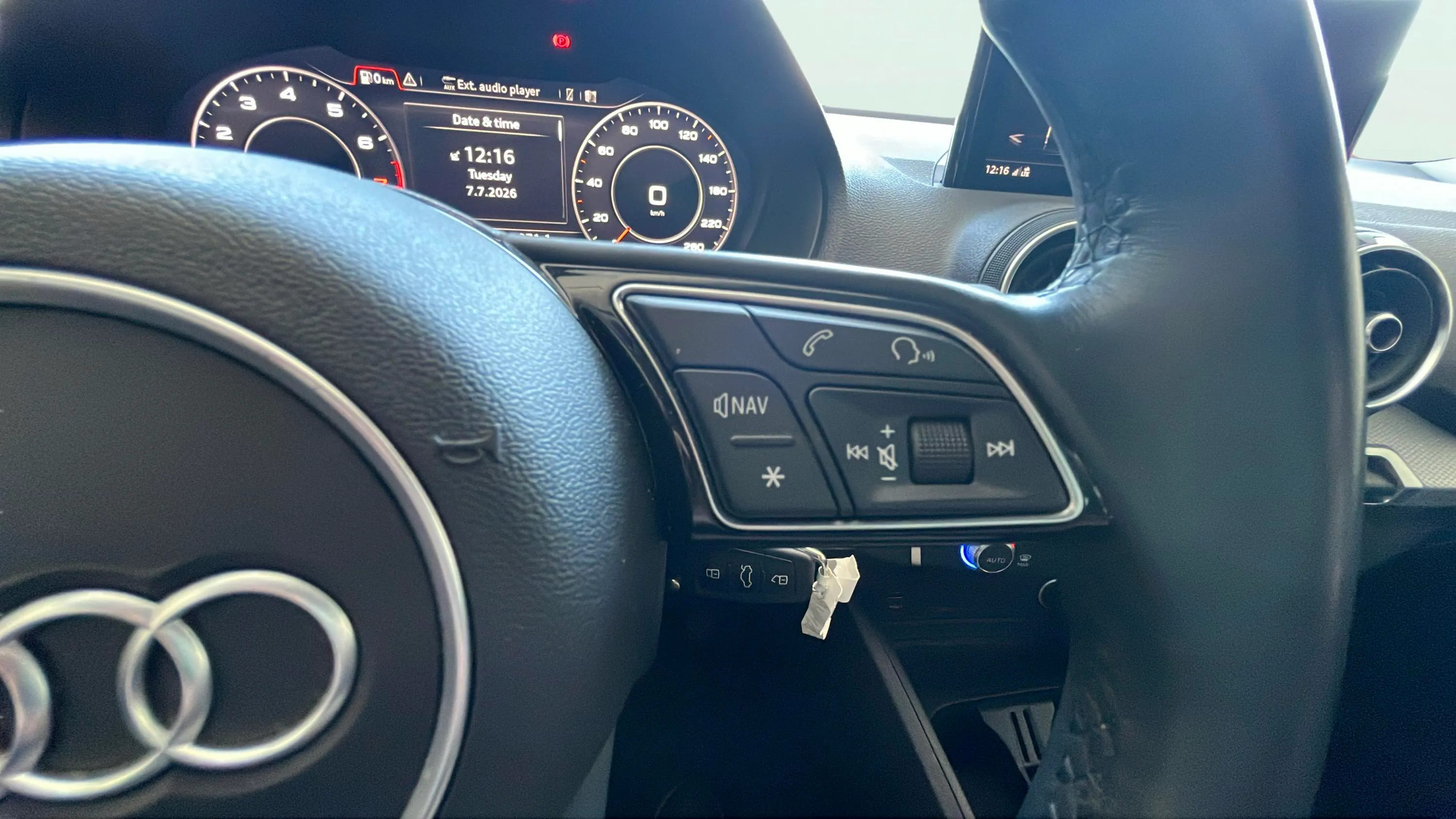 Audi Q2 30 TFSI - foto 17