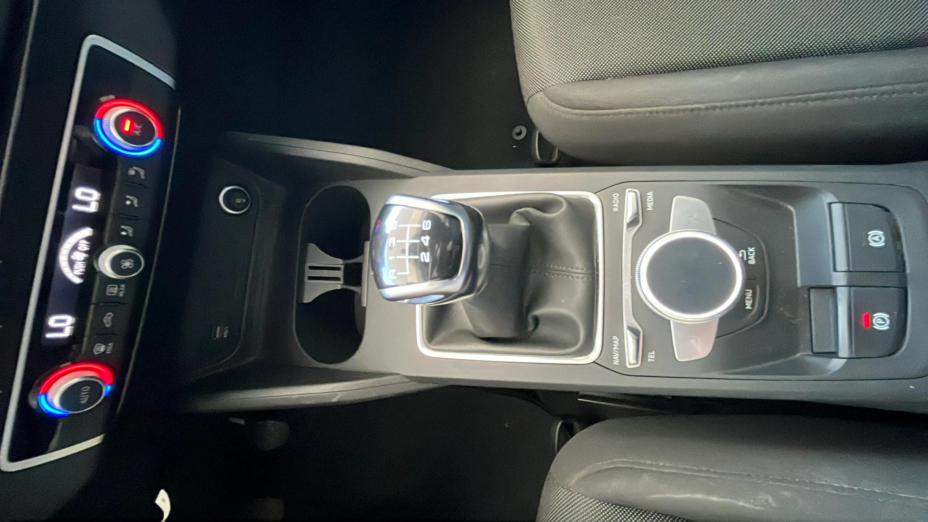 Audi Q2 30 TFSI - foto 10
