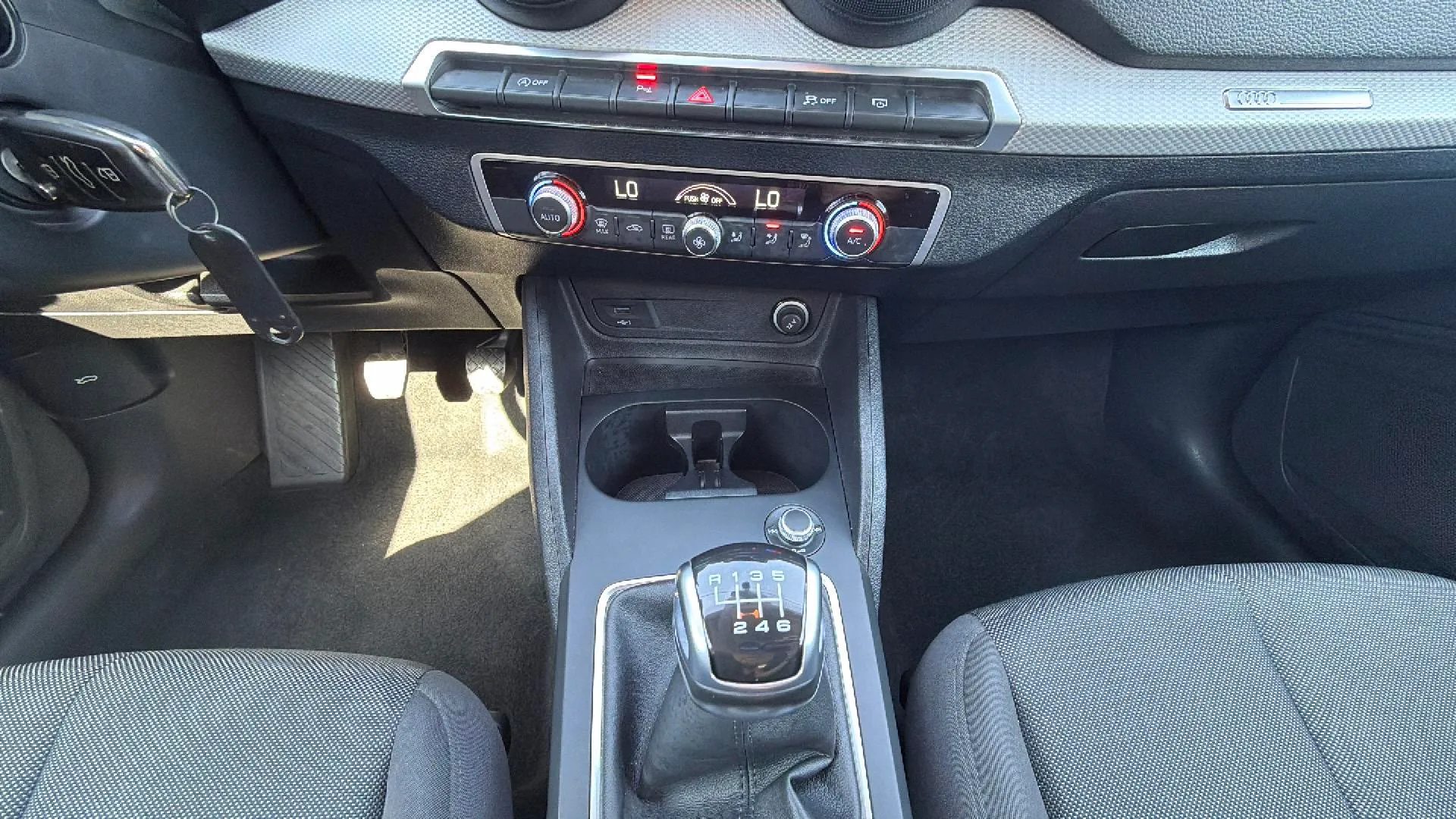 Audi Q2 Advanced 30 TFSI - foto 11