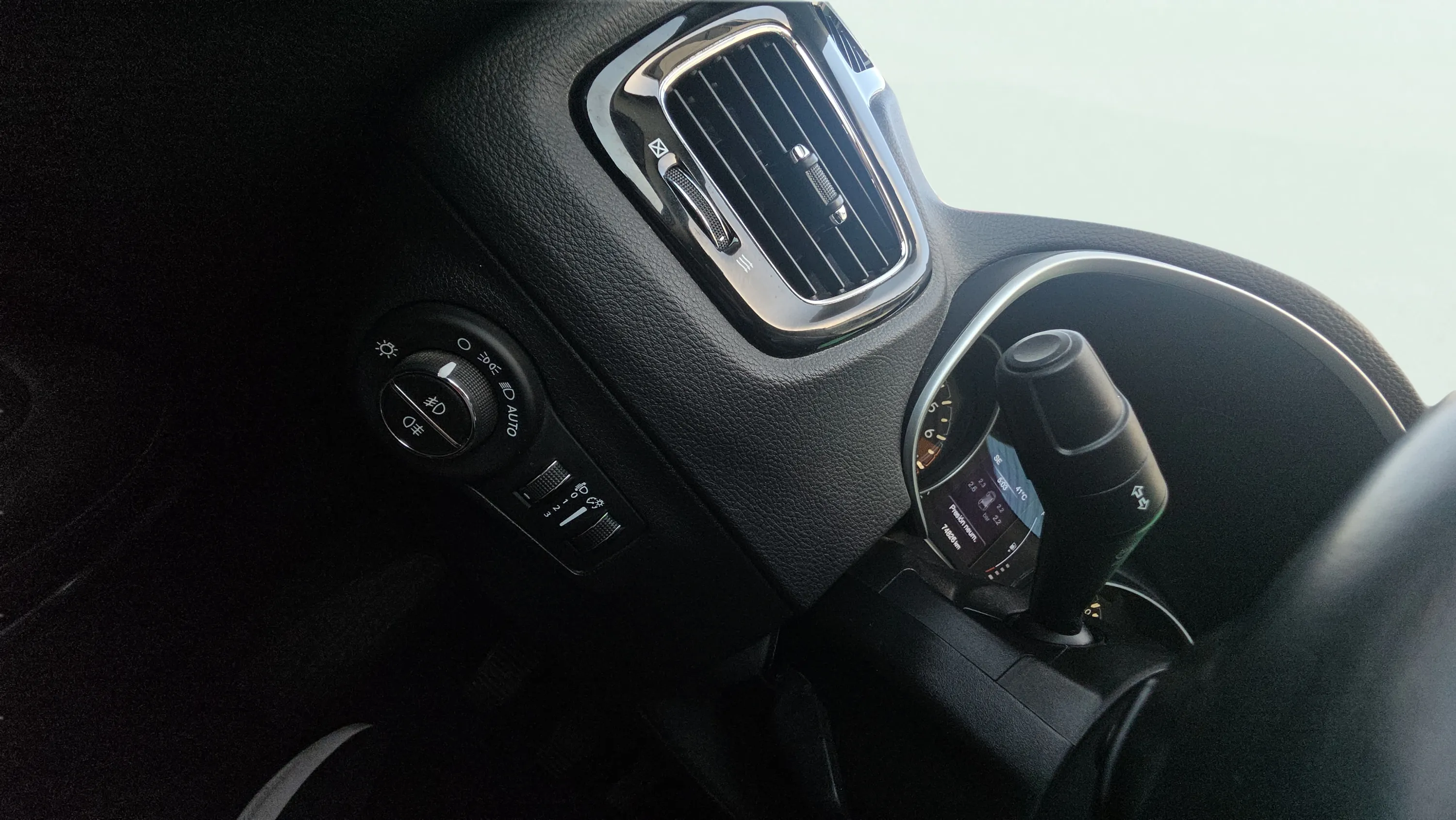 Jeep Compass 1.4 Mair Night Eagle 4x2 - foto 18