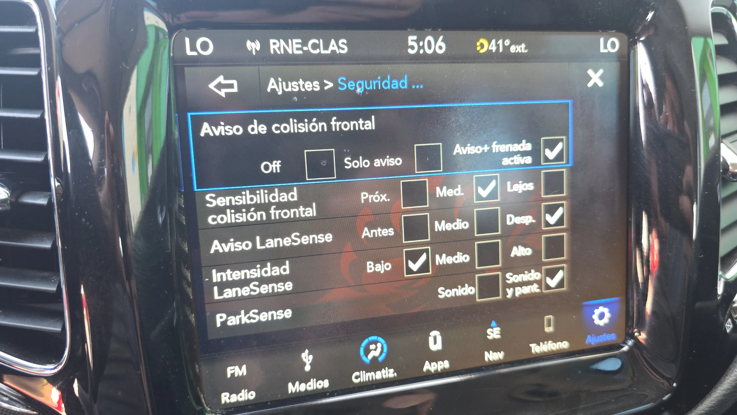 Jeep Compass 1.4 Mair Night Eagle 4x2 - foto 27