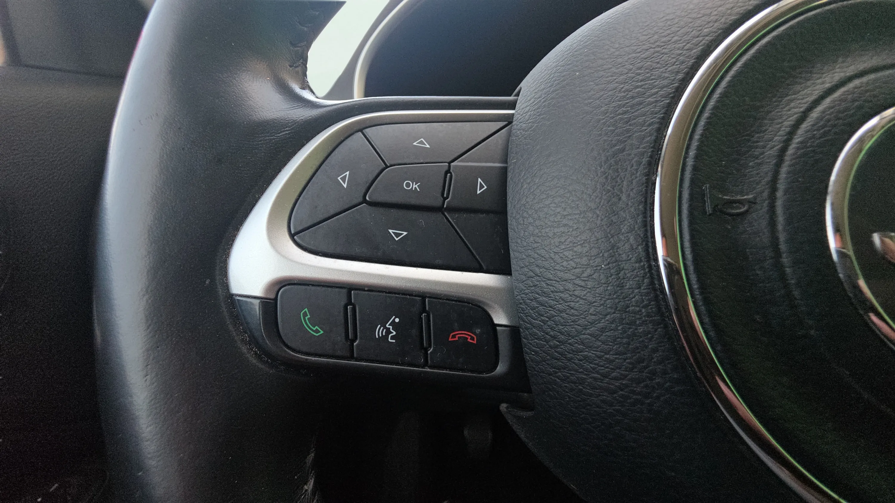 Jeep Compass 1.4 Mair Night Eagle 4x2 - foto 19