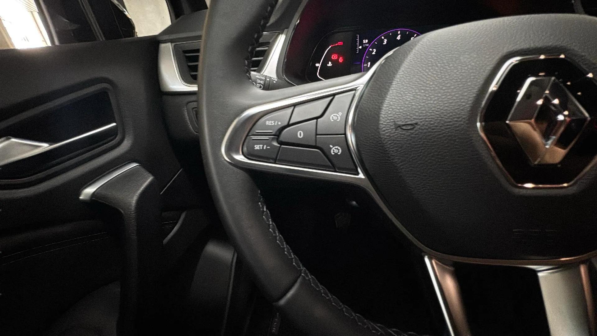 Renault Captur evolution TCe GPF - foto 25