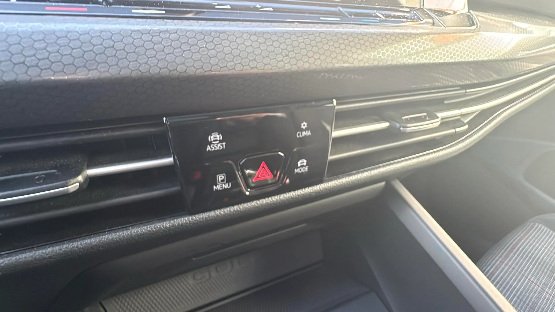 Volkswagen Golf GTI Performance 2.0 TSI DSG - foto 24