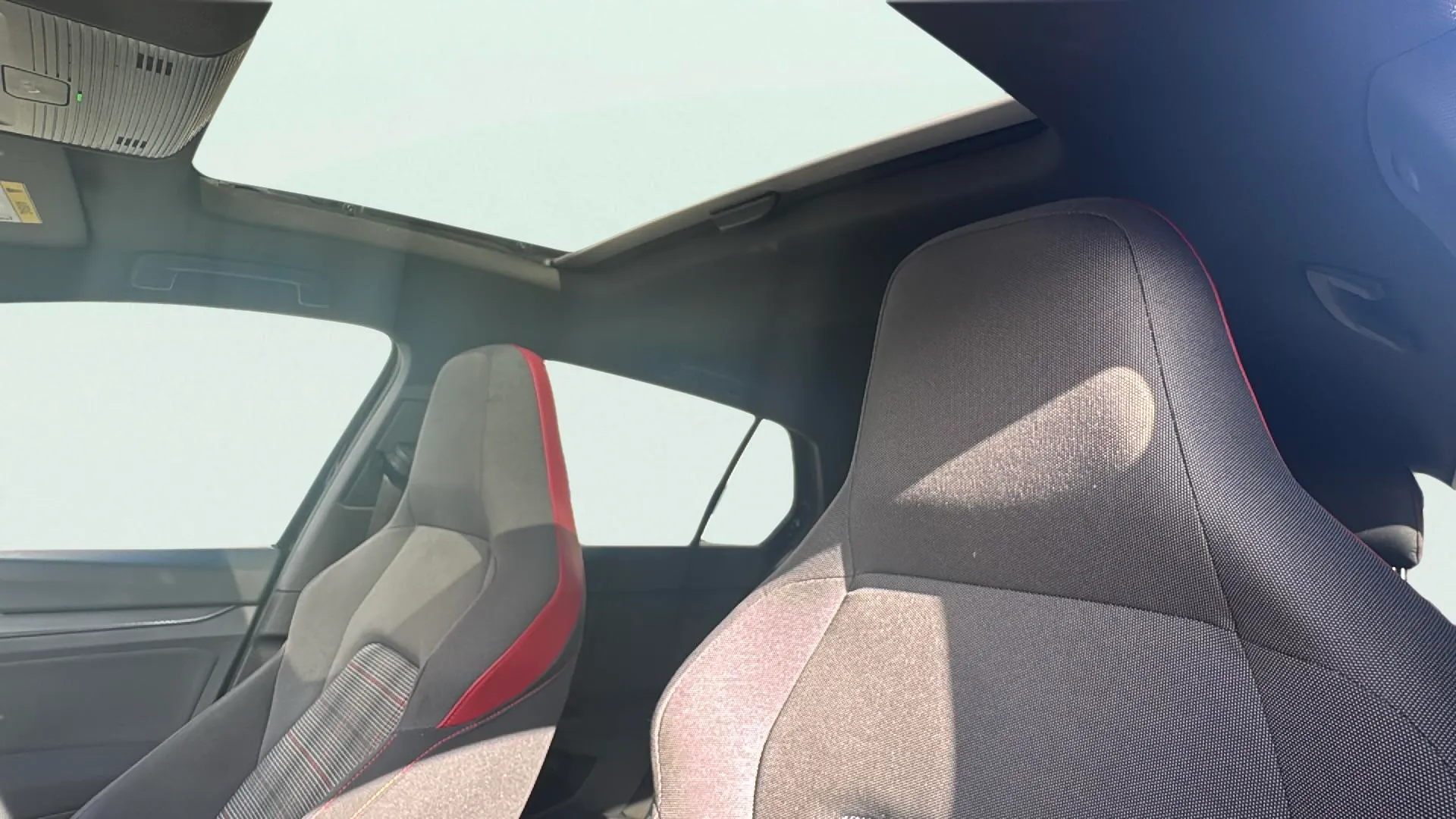 Volkswagen Golf GTI Performance 2.0 TSI DSG - foto 25