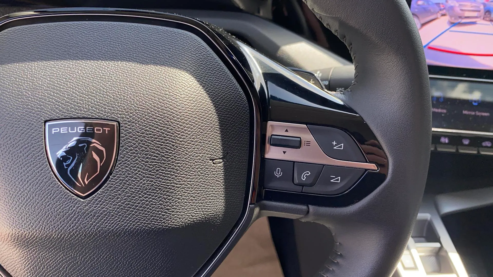 Peugeot 408 Allure Pack PureTech 130 EAT8 - foto 18