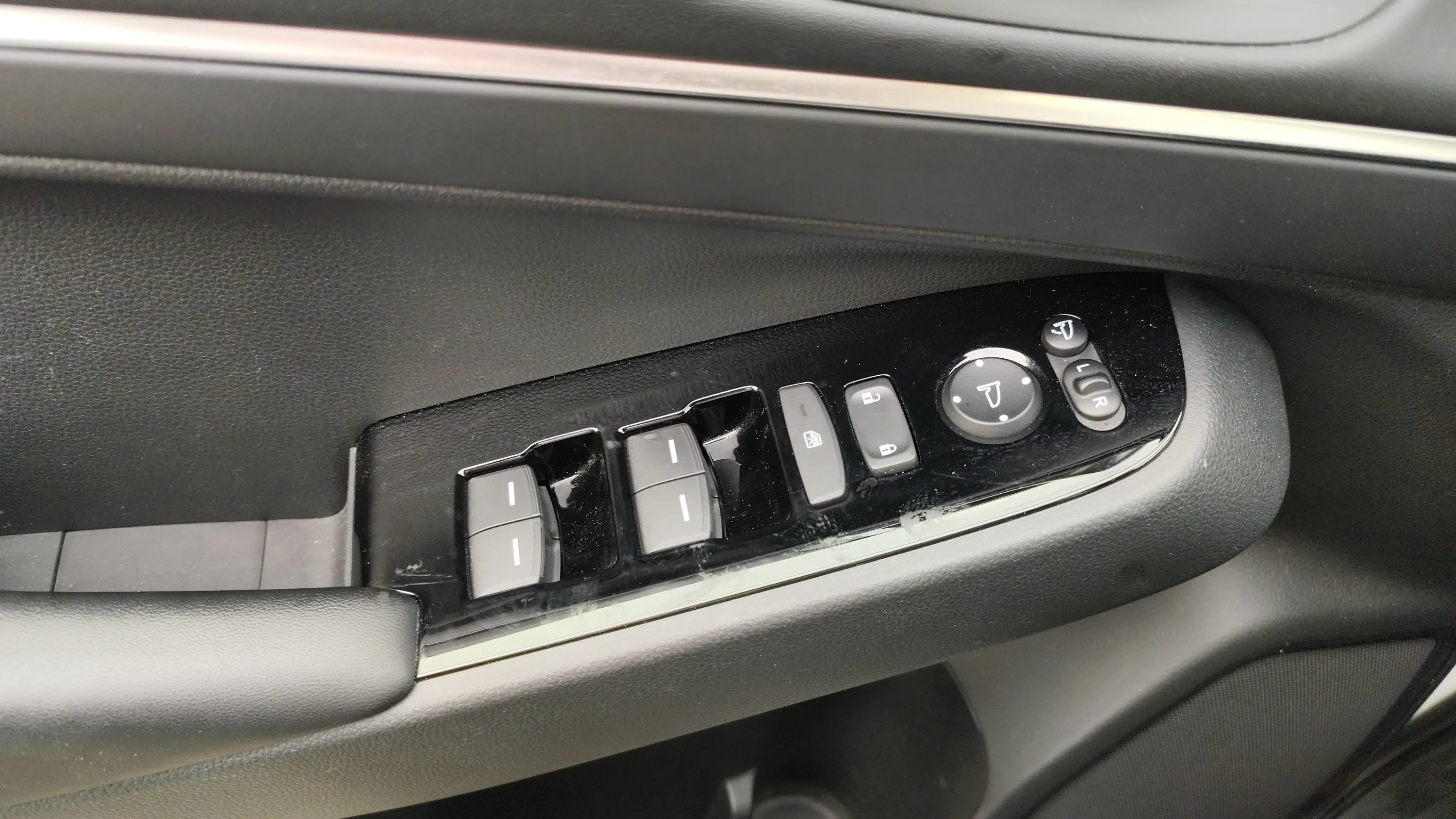 Honda HR-V 1.5 i-MMD Elegance 4x2 - foto 19