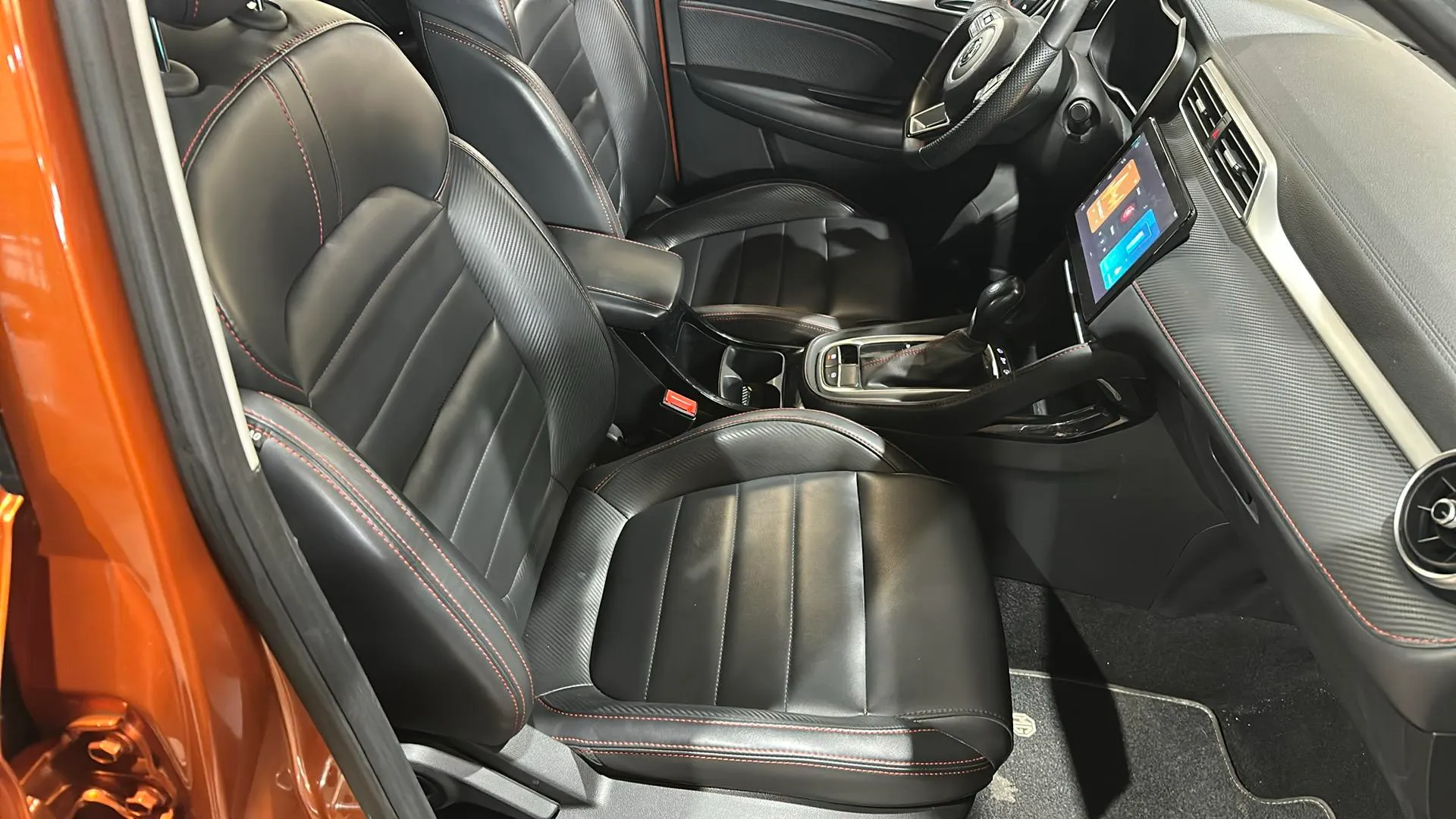 MG ZS 1.0T Luxury - foto 13