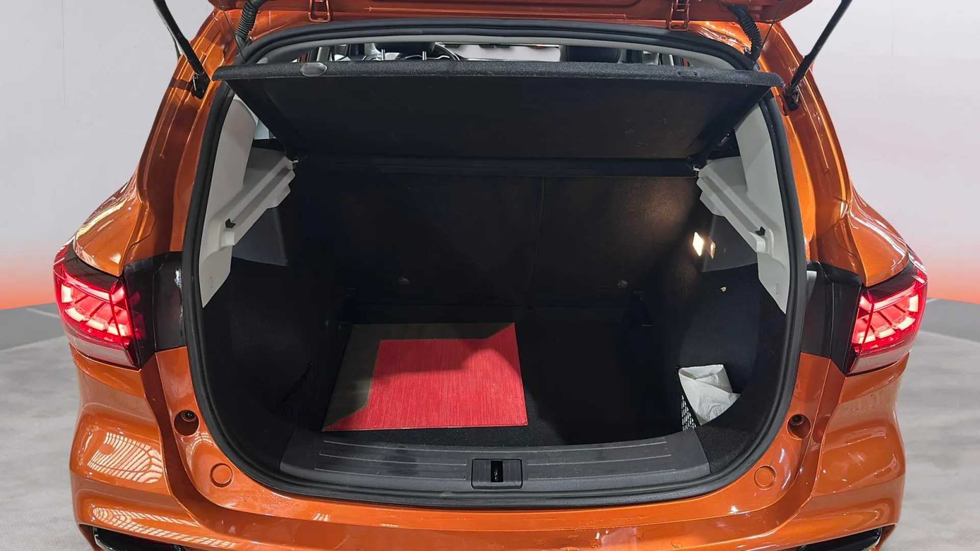 MG ZS 1.0T Luxury - foto 16