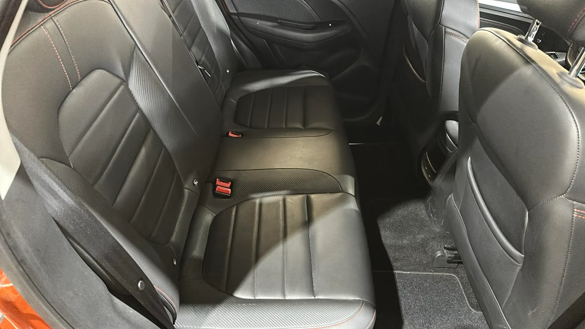 MG ZS 1.0T Luxury - foto 14